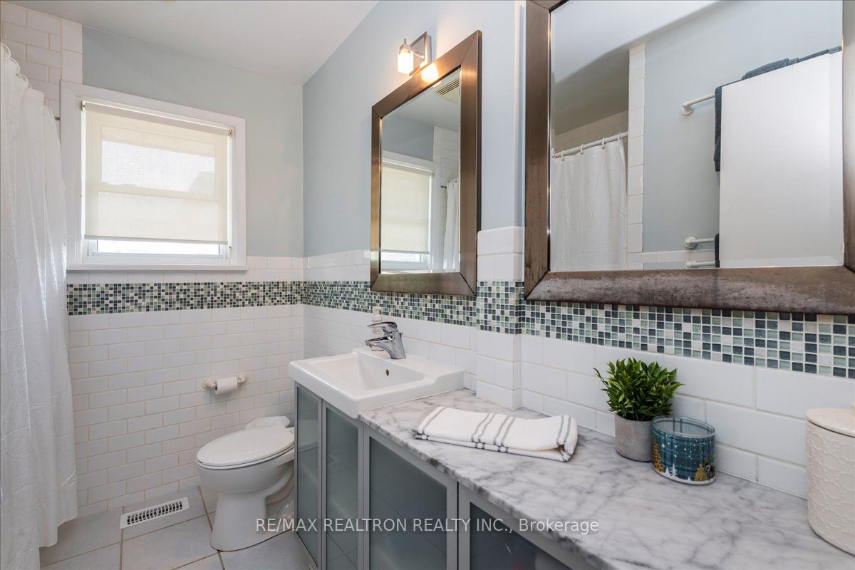467 Irwin Street Property Photo 14
