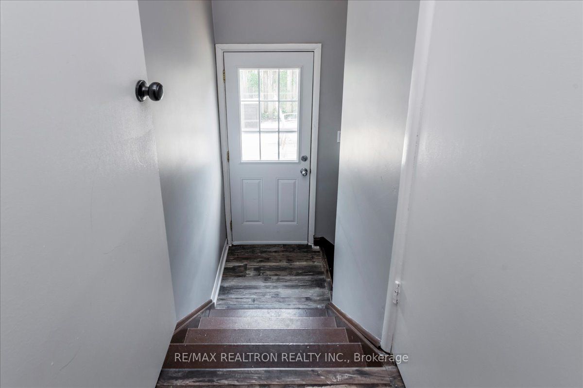 467 Irwin Street Property Photo 16