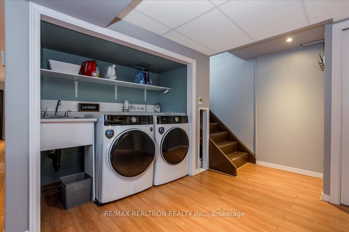 467 Irwin Street Property Photo 17
