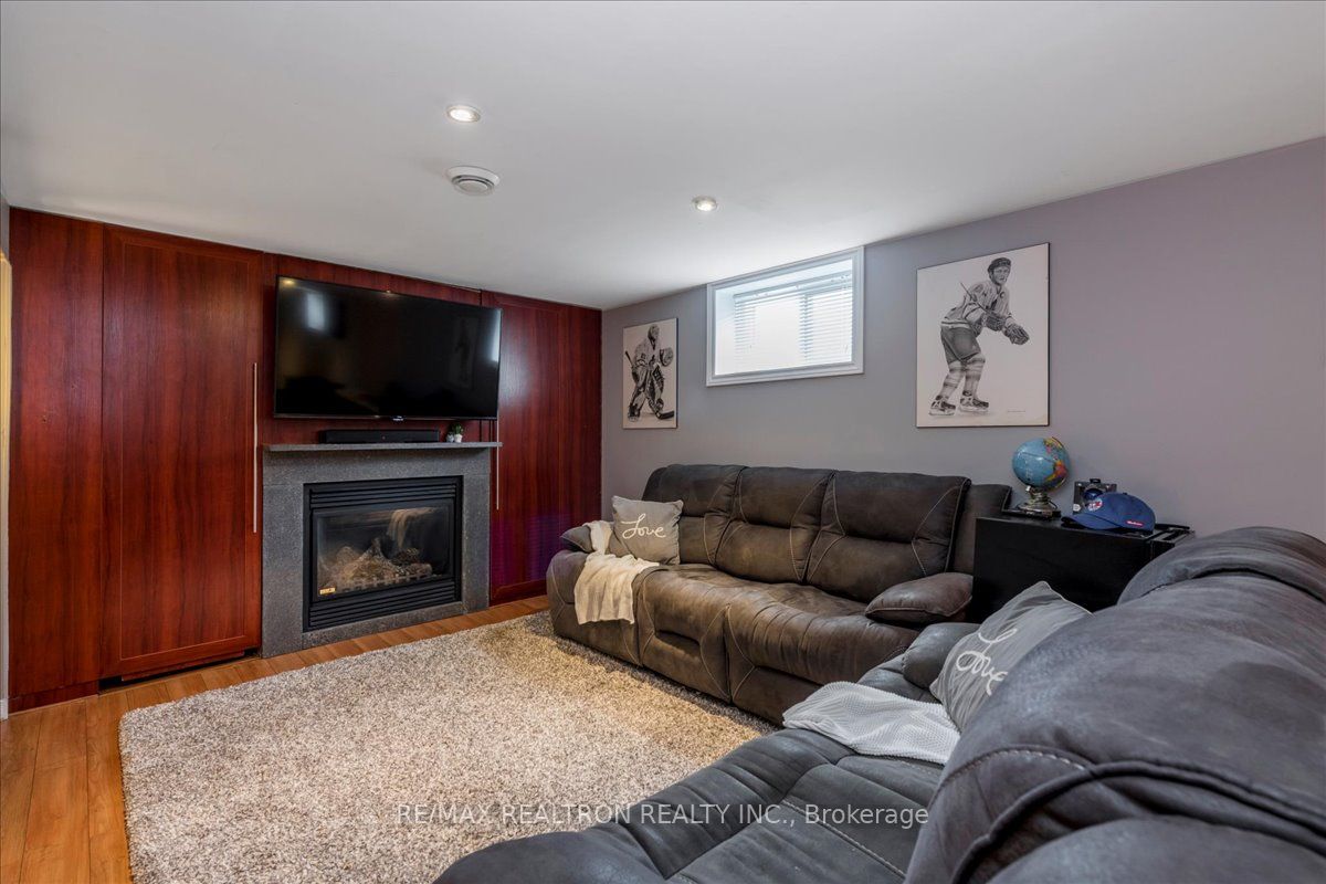 467 Irwin Street Property Photo 20