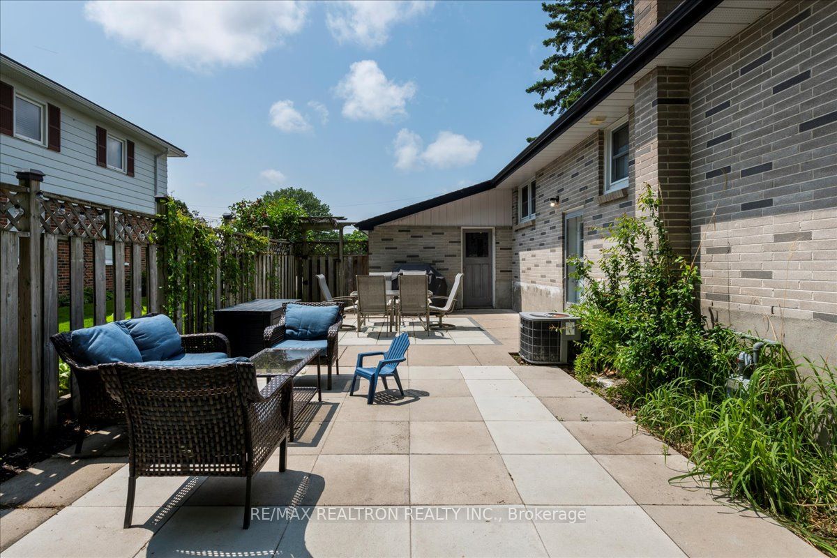 467 Irwin Street Property Photo 24