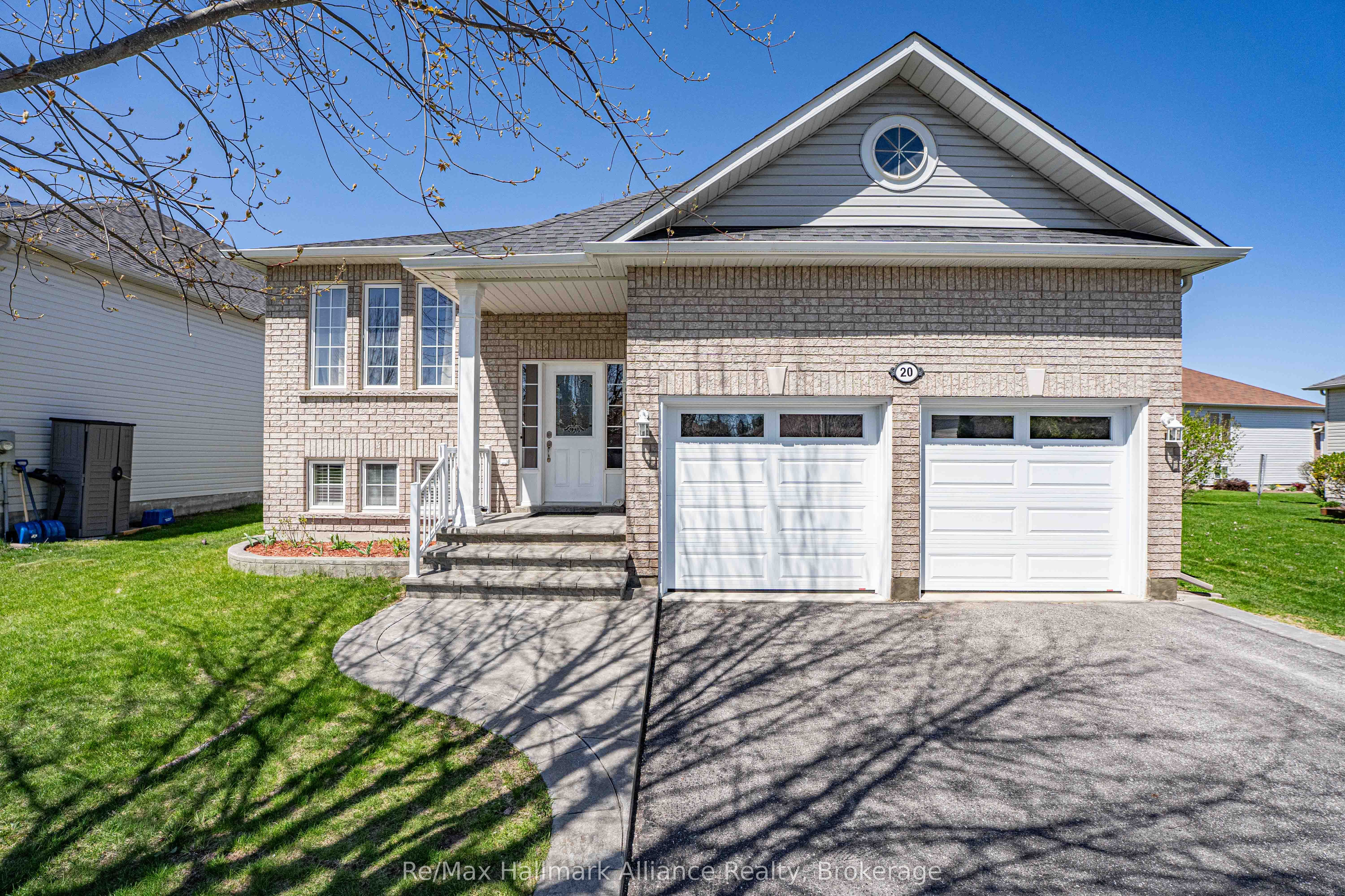 20 Meadowood Drive Property Photo 1