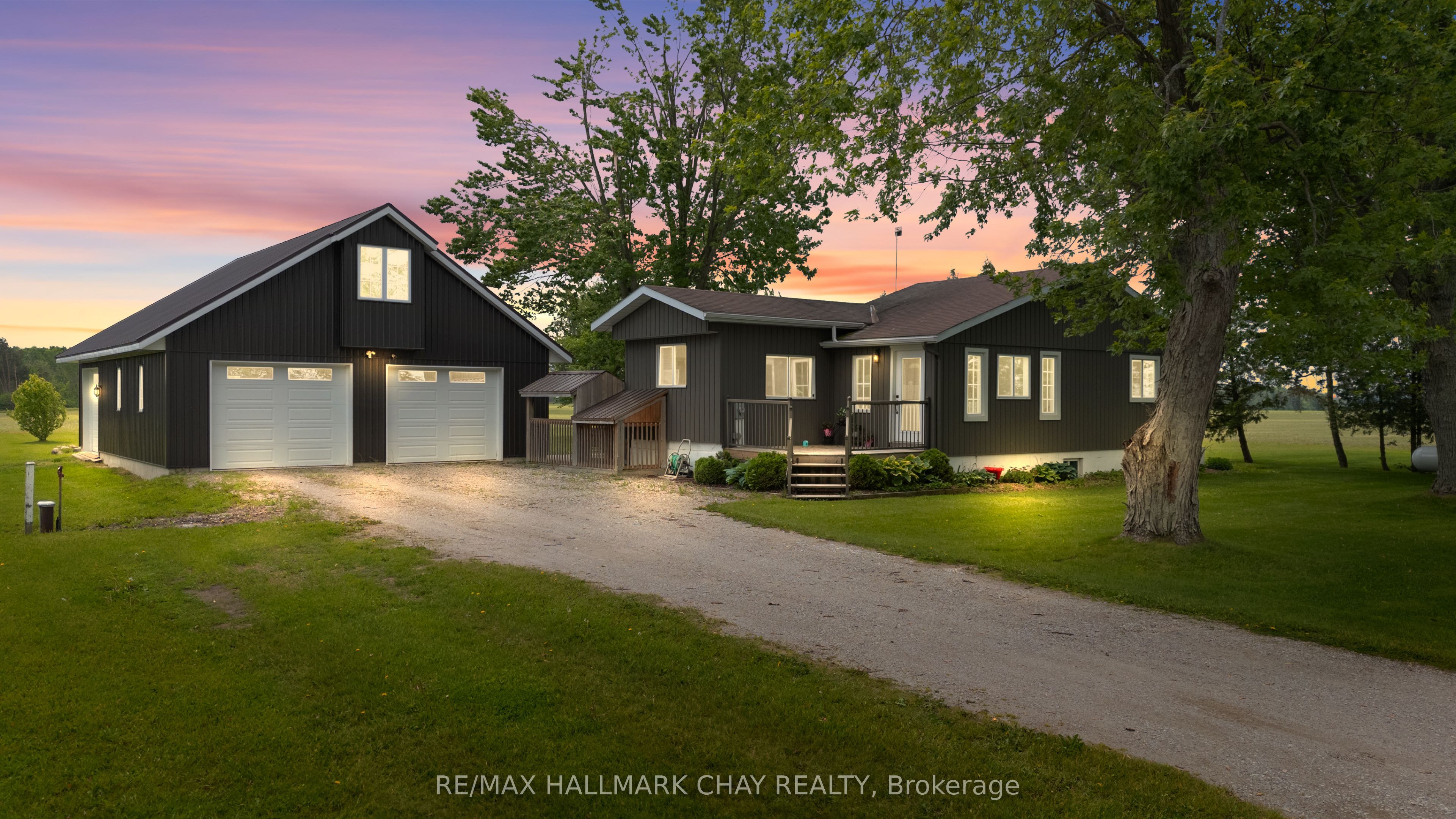 2533 Flos 3 Road W Property Photo 1