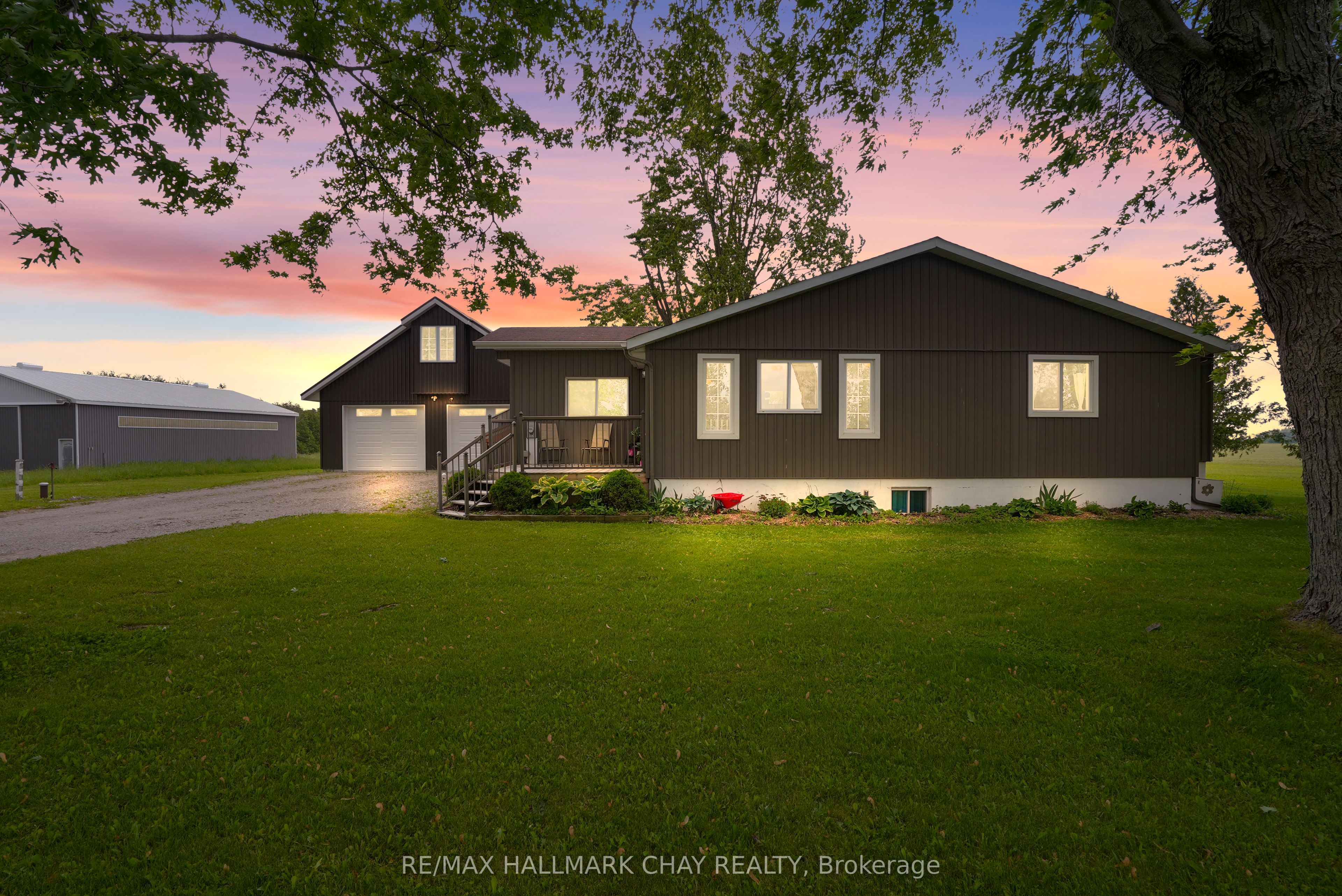 2533 Flos 3 Road W Property Photo 2