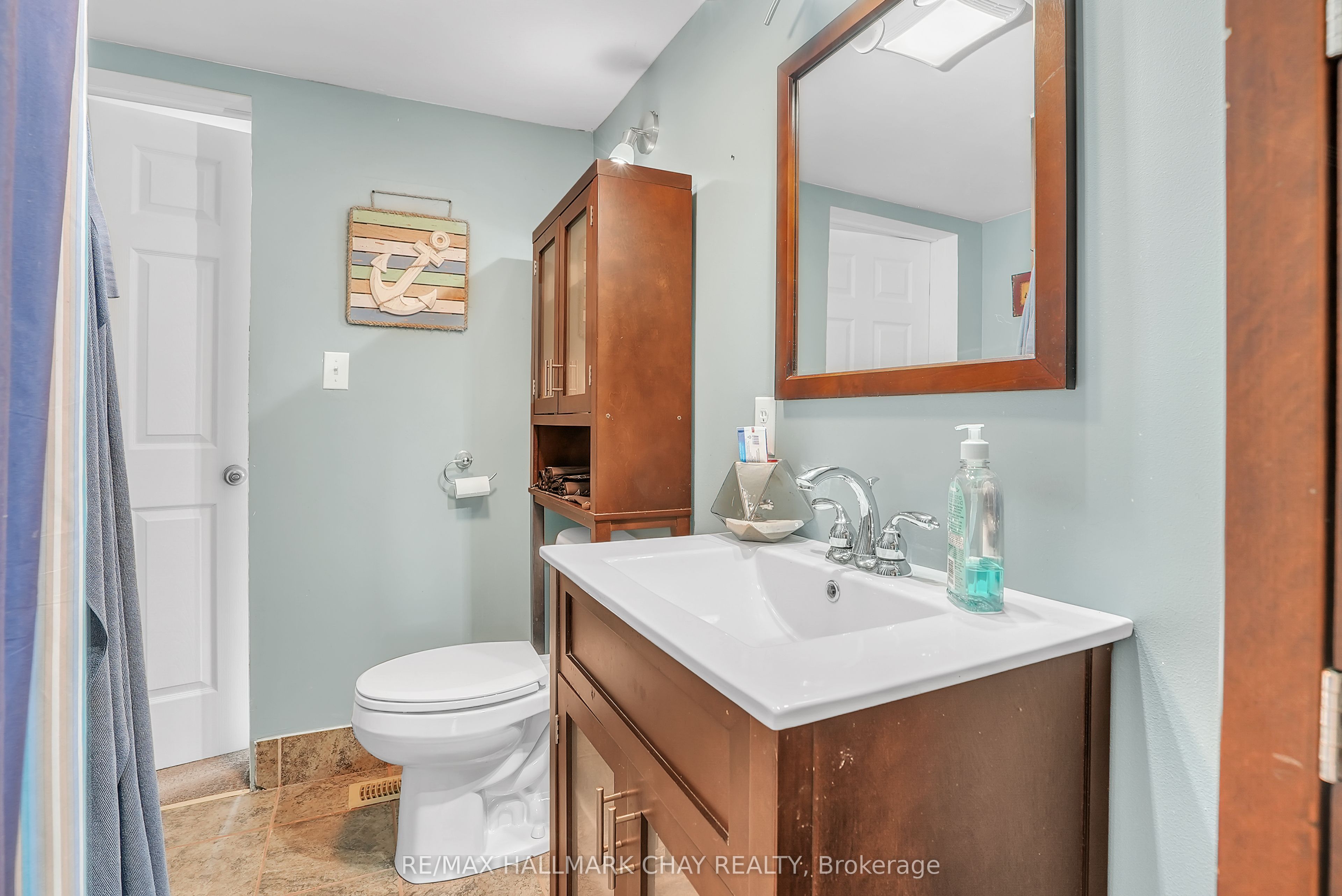 2533 Flos 3 Road W Property Photo 10