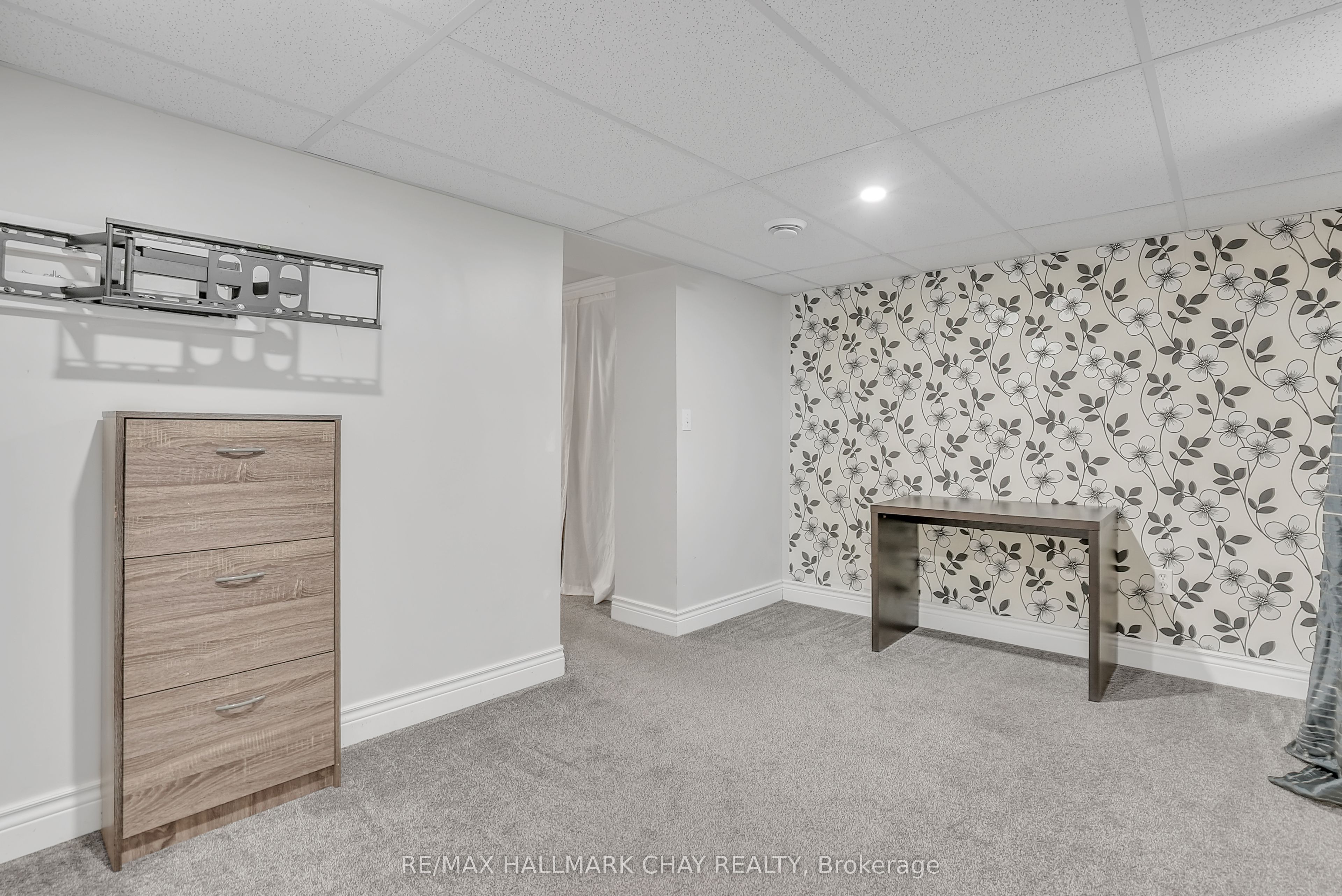 2533 Flos 3 Road W Property Photo 16