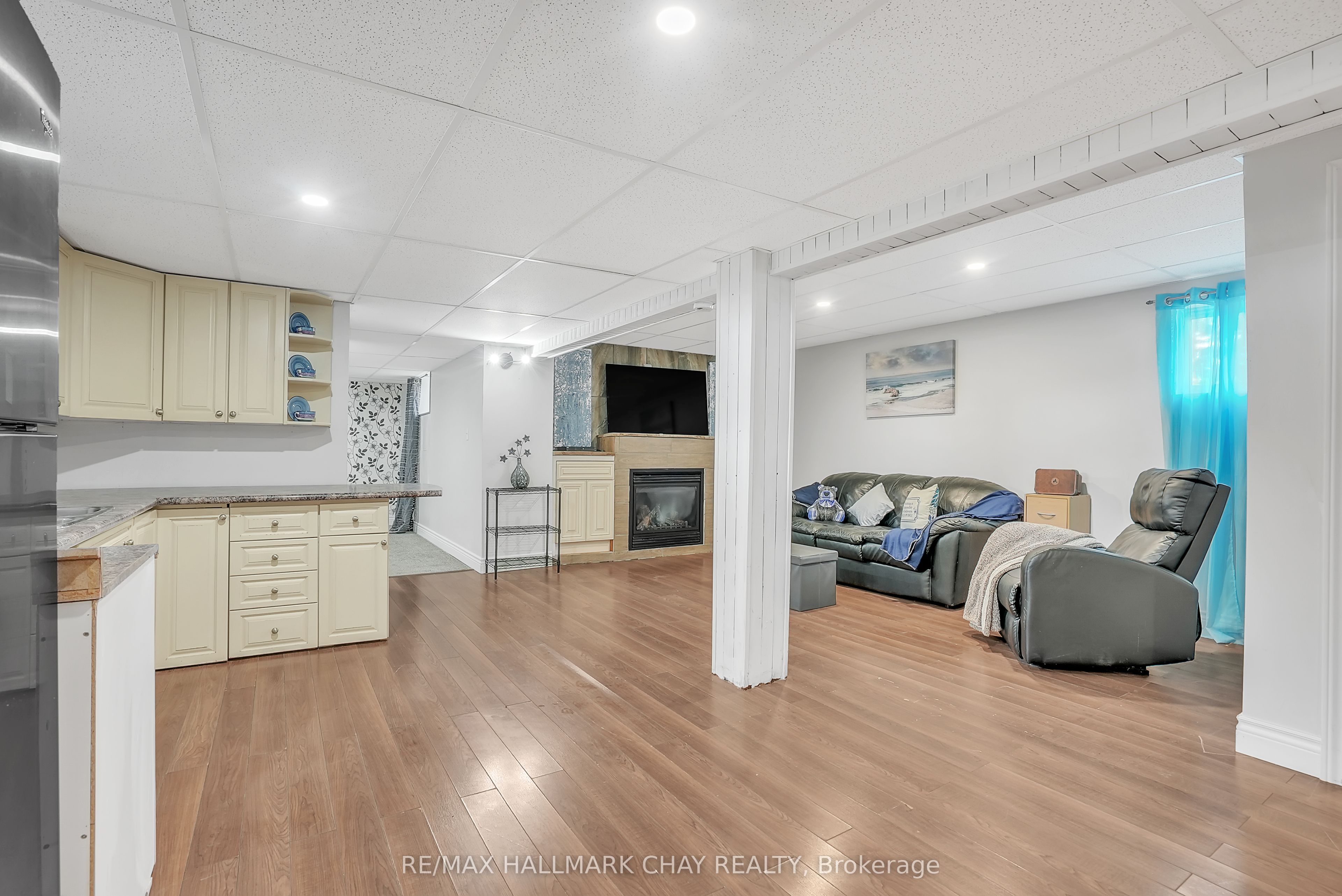 2533 Flos 3 Road W Property Photo 19