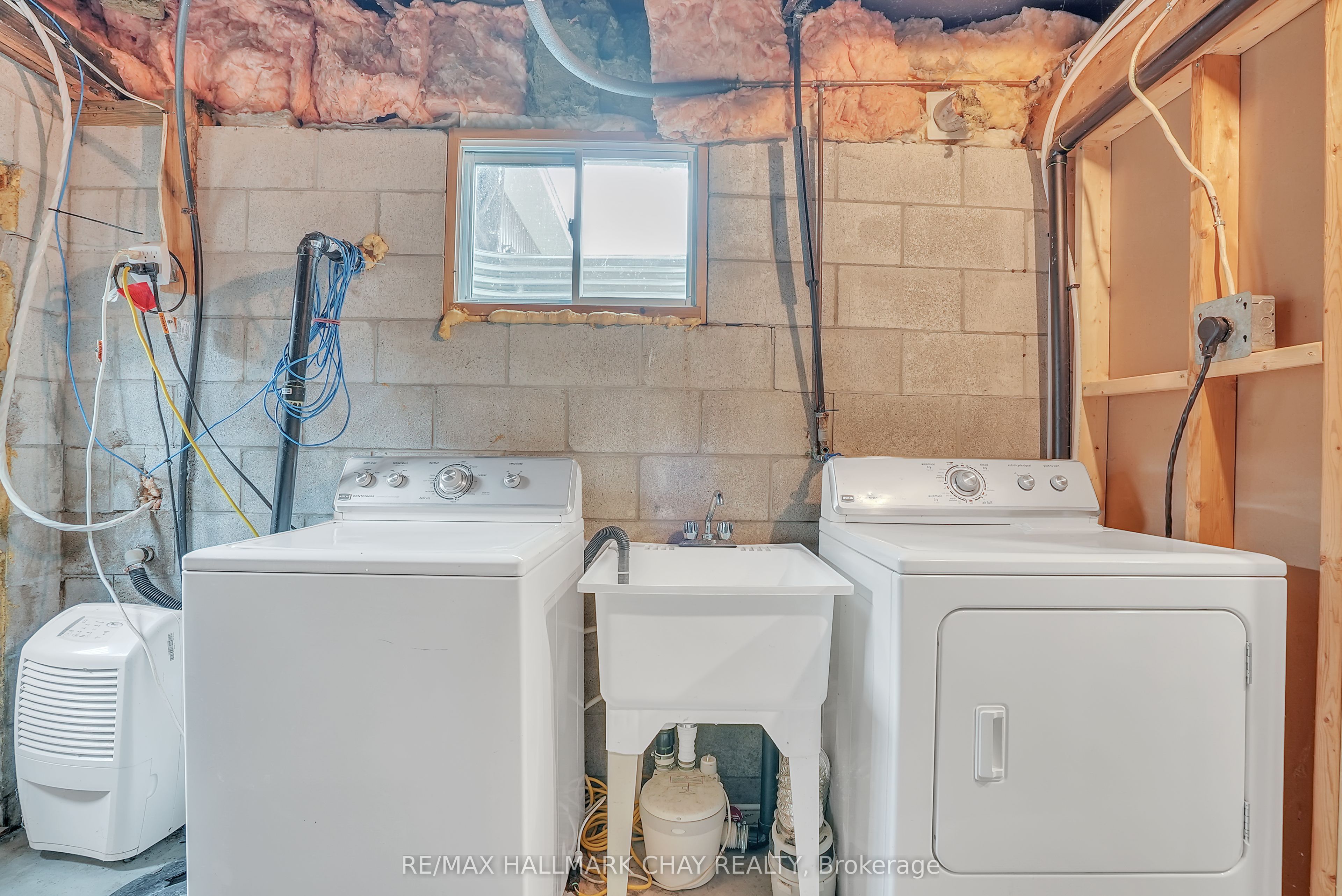 2533 Flos 3 Road W Property Photo 25