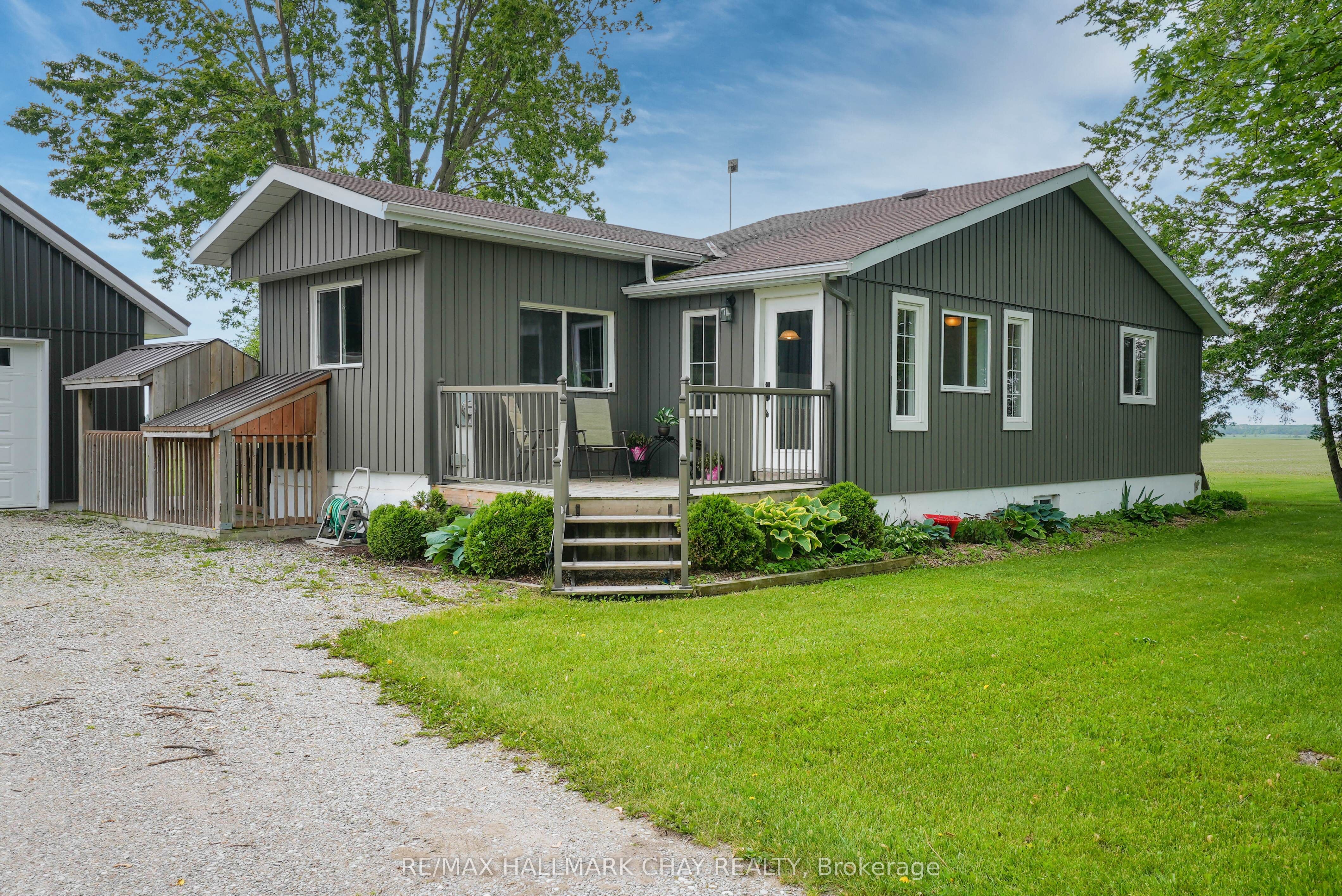 2533 Flos 3 Road W Property Photo 29