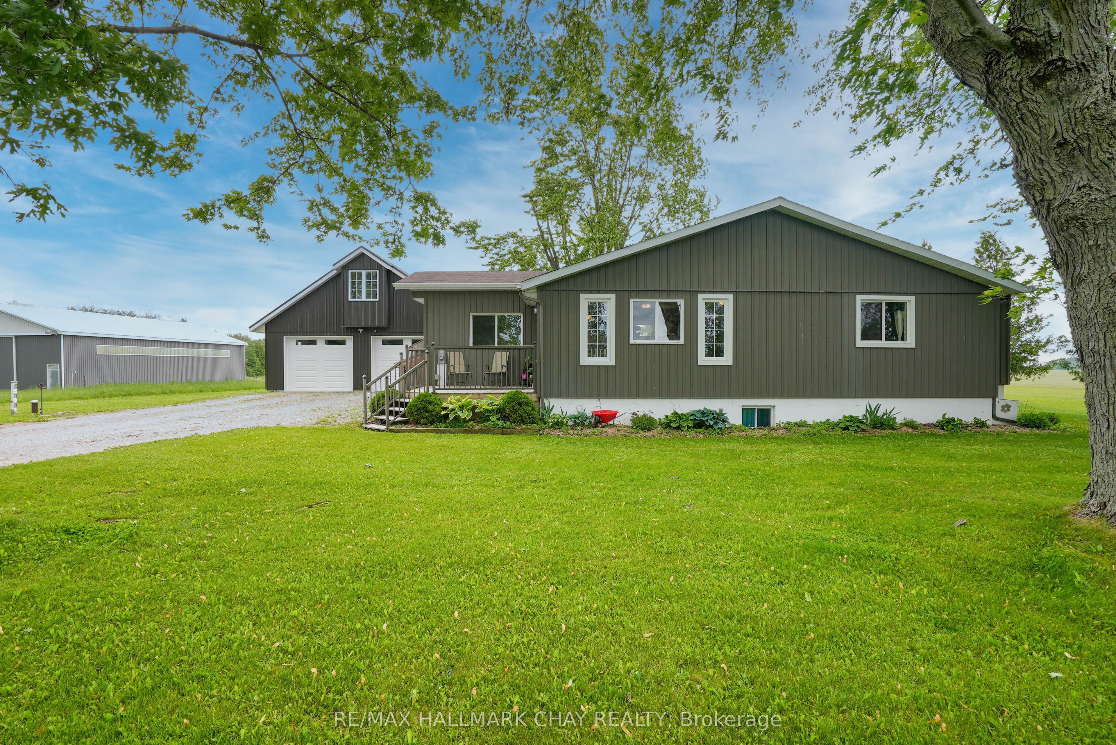 2533 Flos 3 Road W Property Photo 31