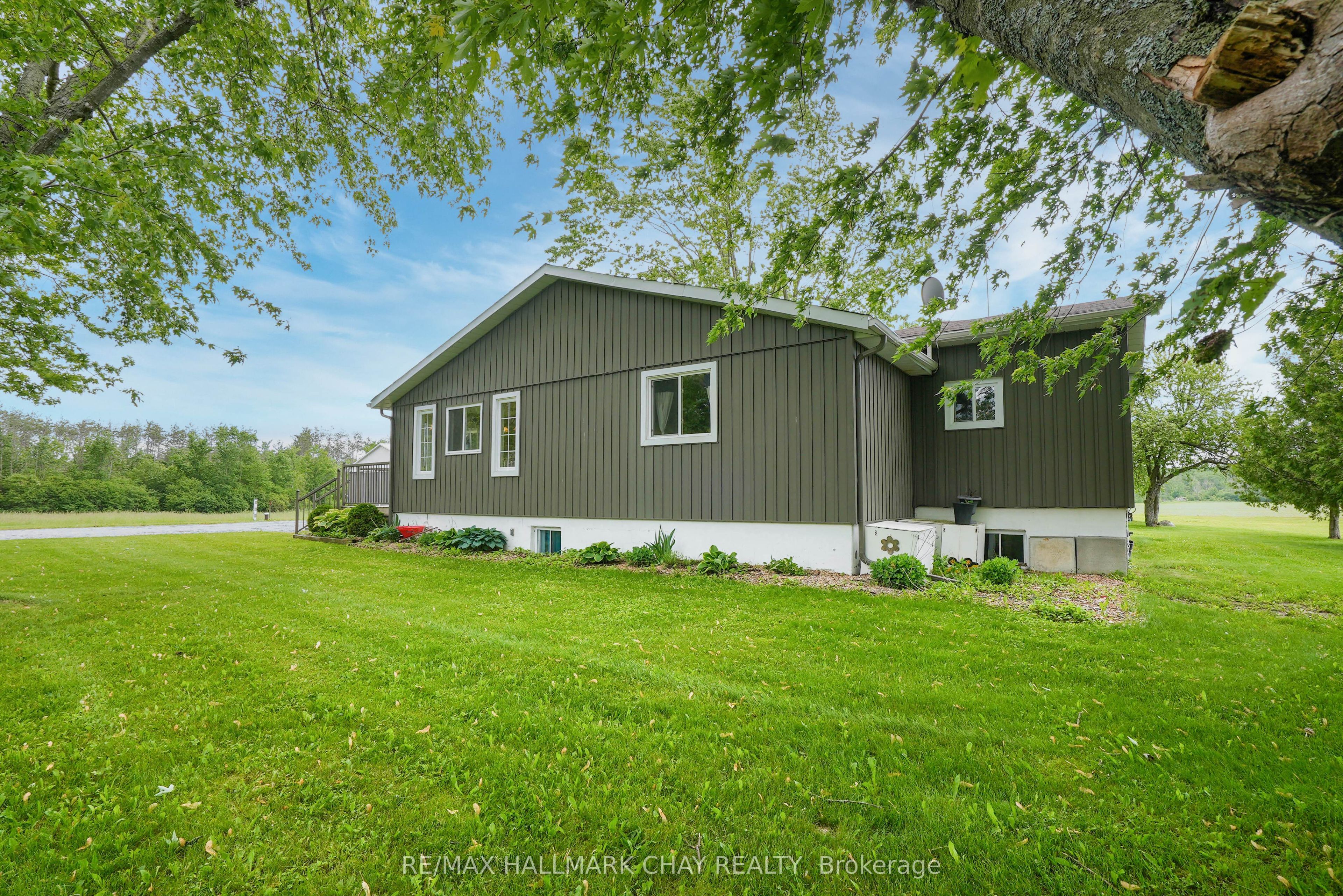 2533 Flos 3 Road W Property Photo 32