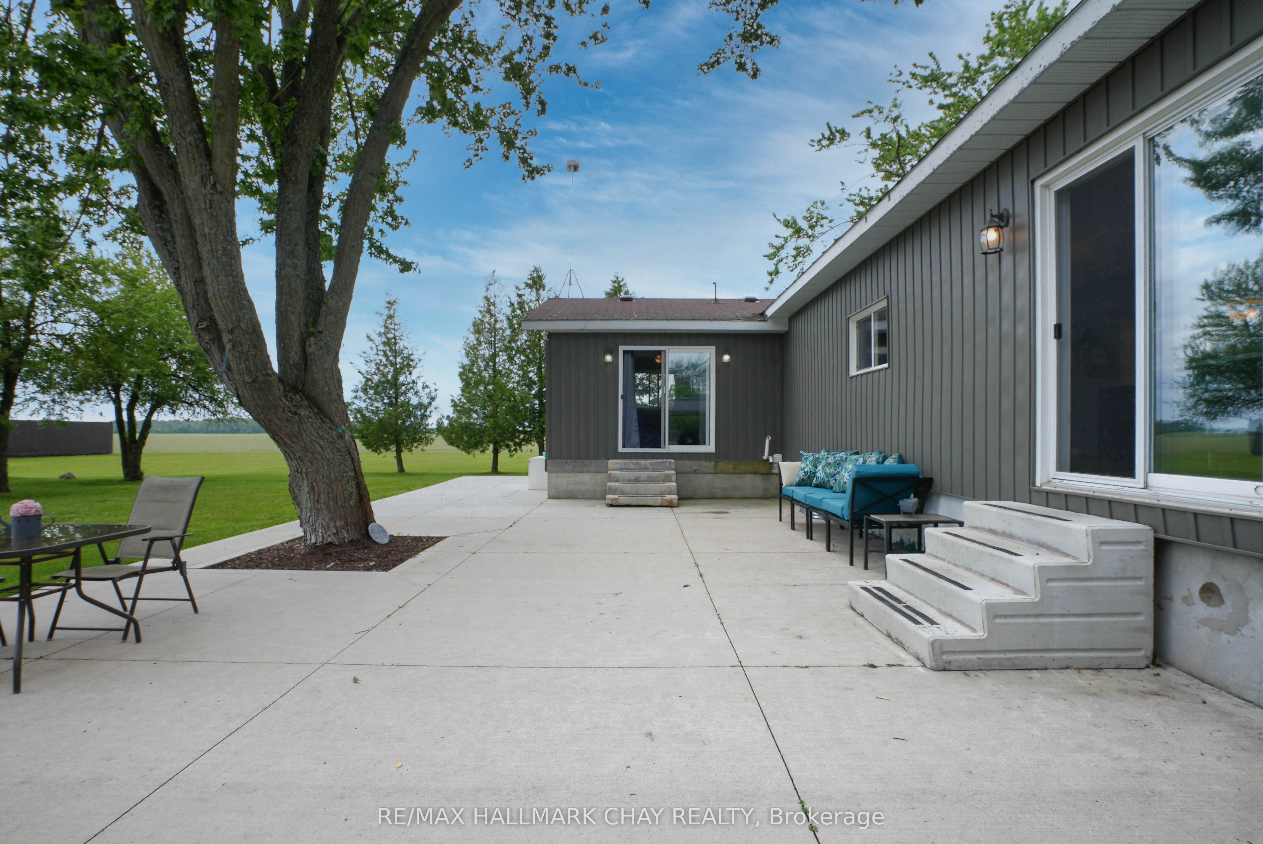 2533 Flos 3 Road W Property Photo 34