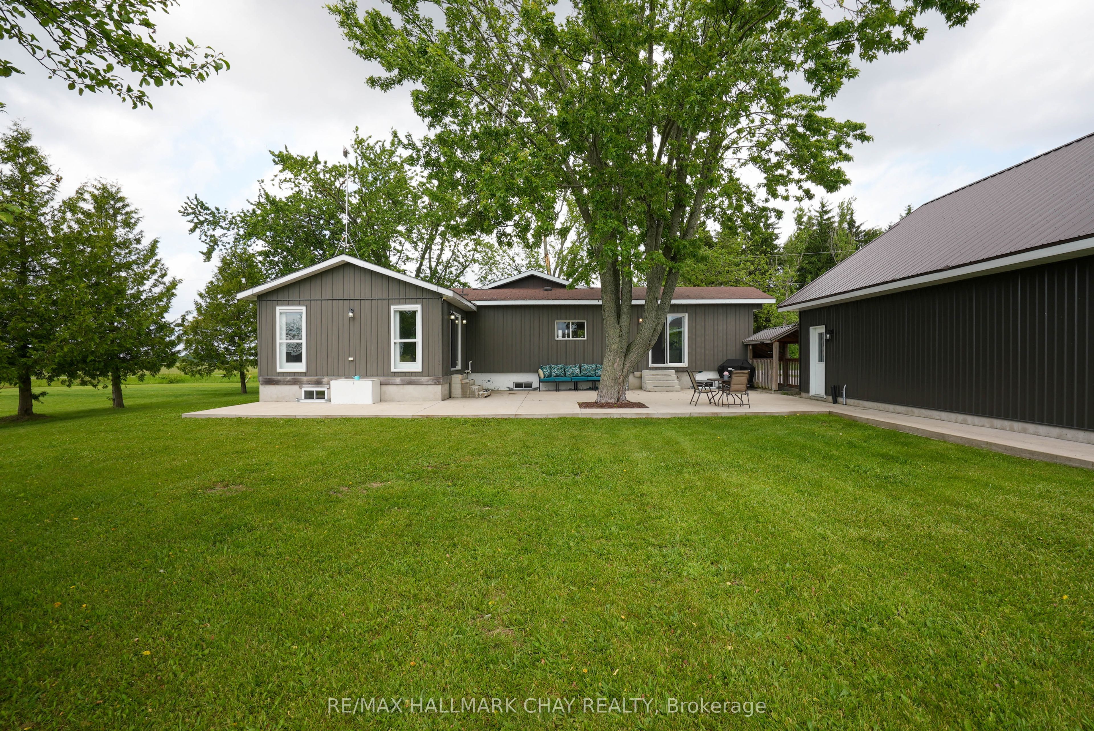 2533 Flos 3 Road W Property Photo 36