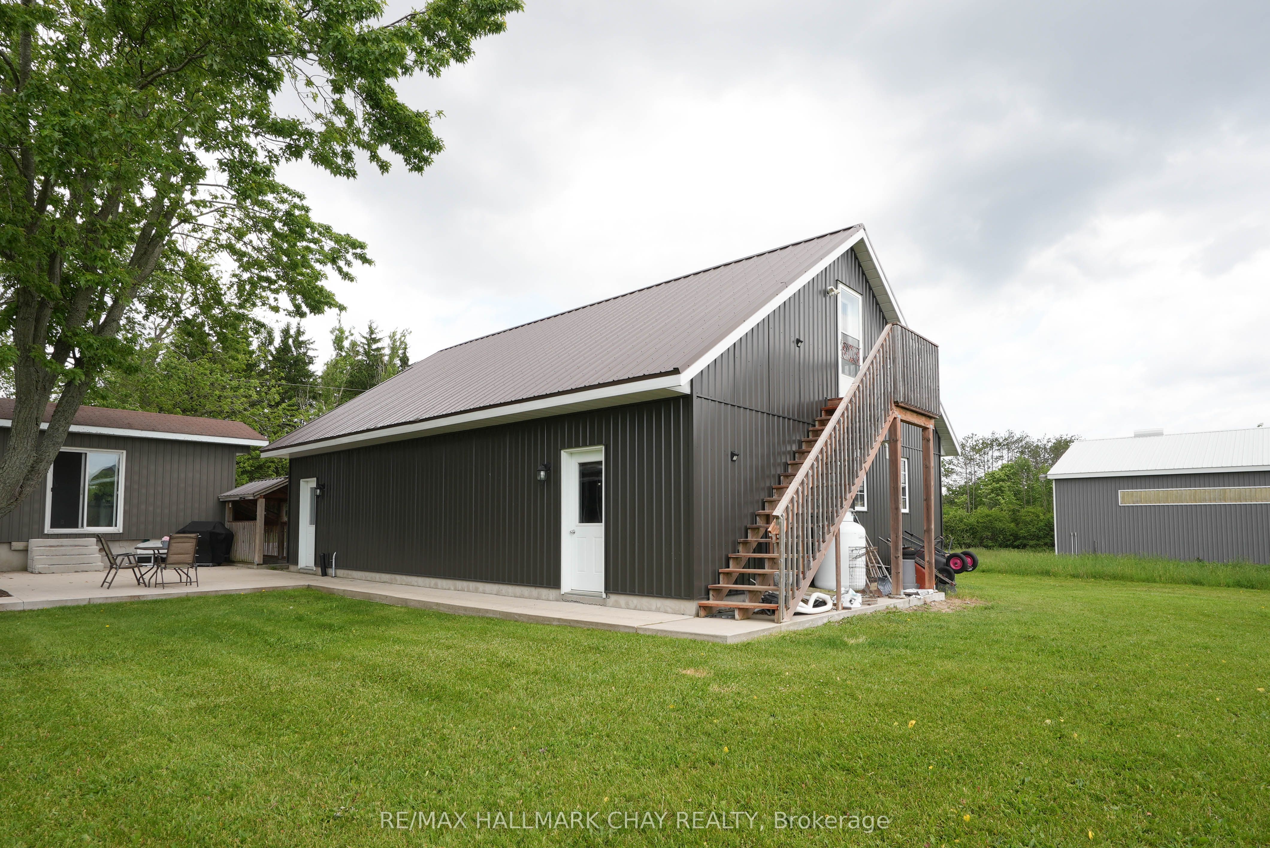 2533 Flos 3 Road W Property Photo 37