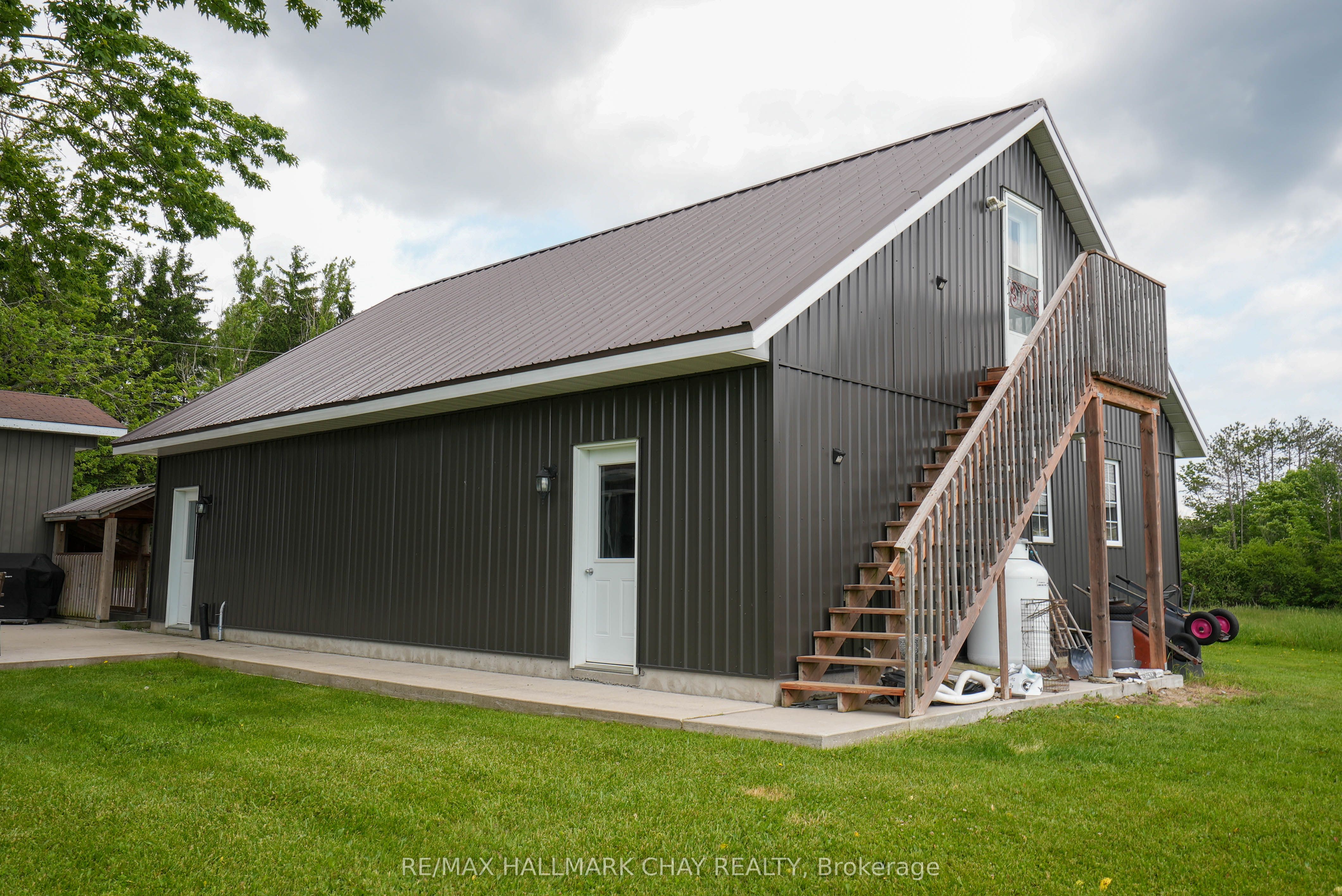 2533 Flos 3 Road W Property Photo 38