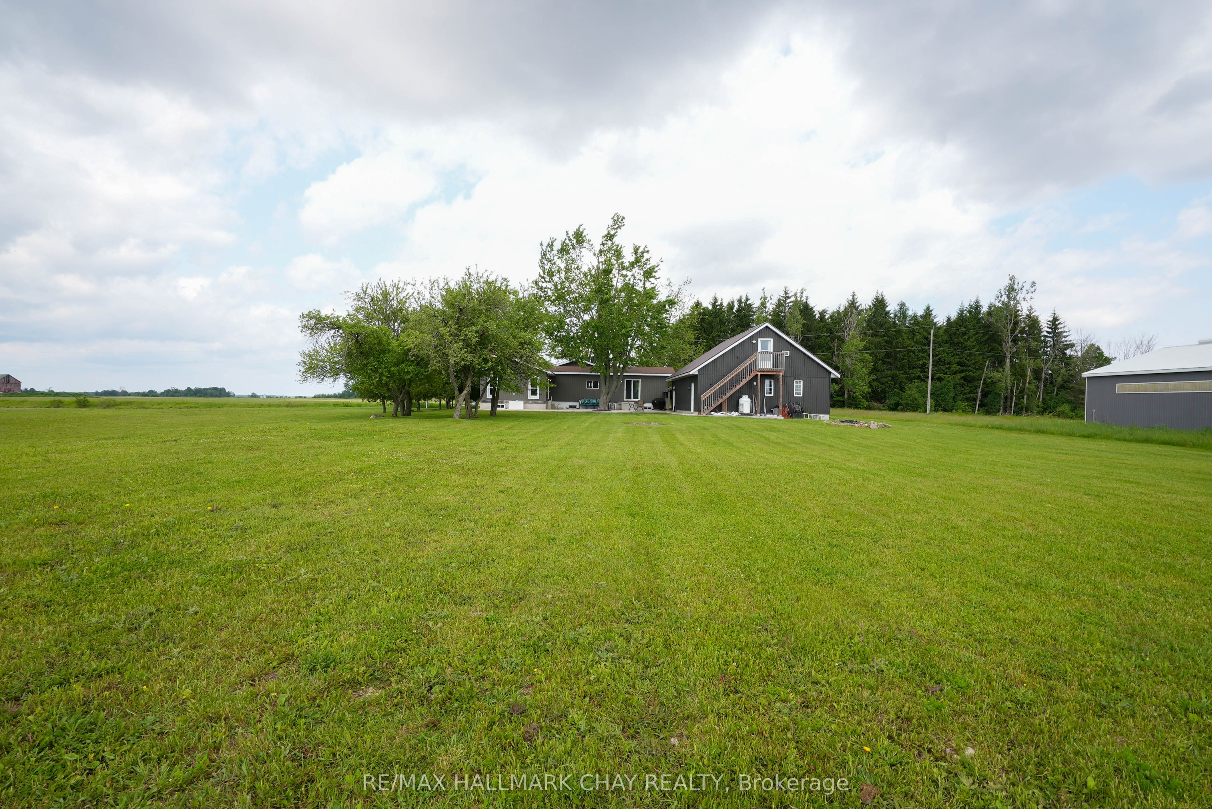 2533 Flos 3 Road W Property Photo 39