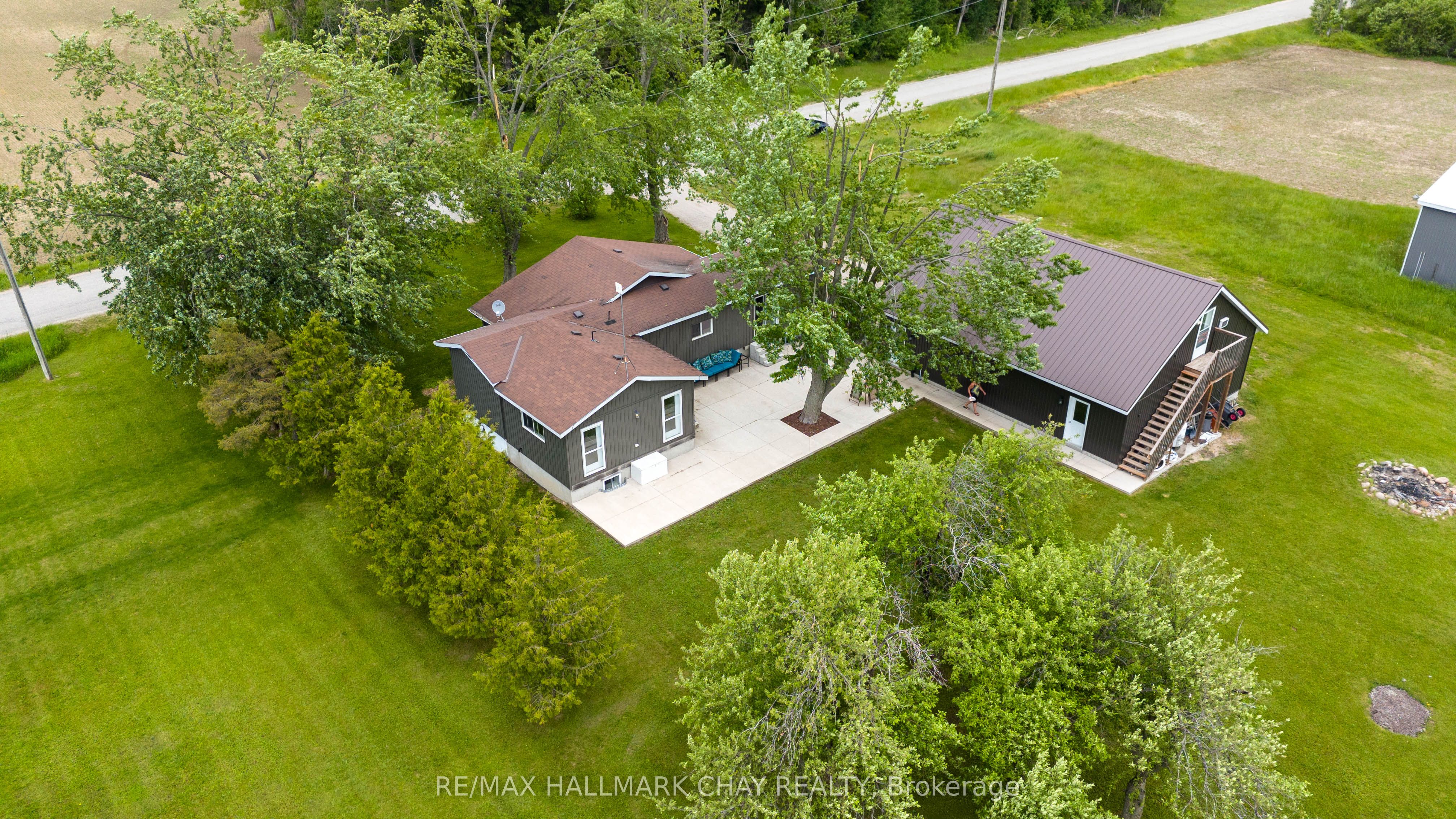 2533 Flos 3 Road W Property Photo 44