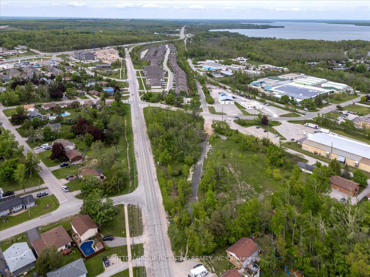 570 Laclie Street Property Photo 2