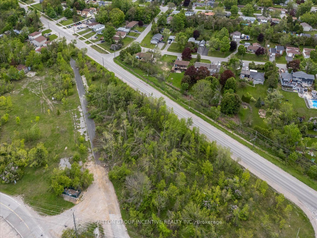 570 Laclie Street Property Photo 3