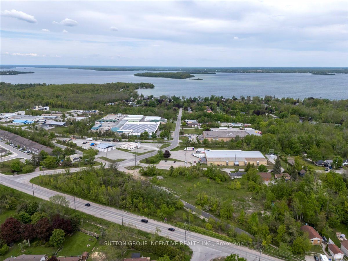 570 Laclie Street Property Photo 9