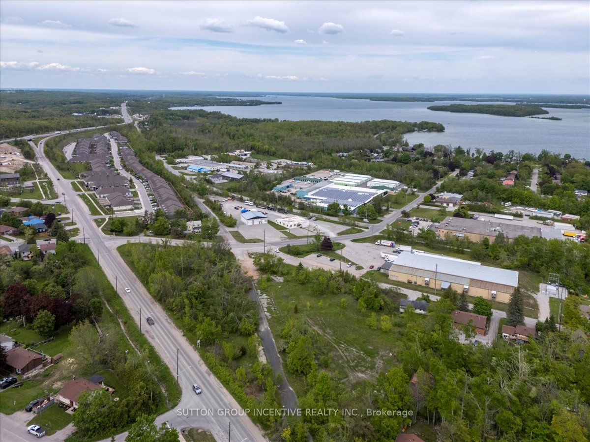 570 Laclie Street Property Photo 10