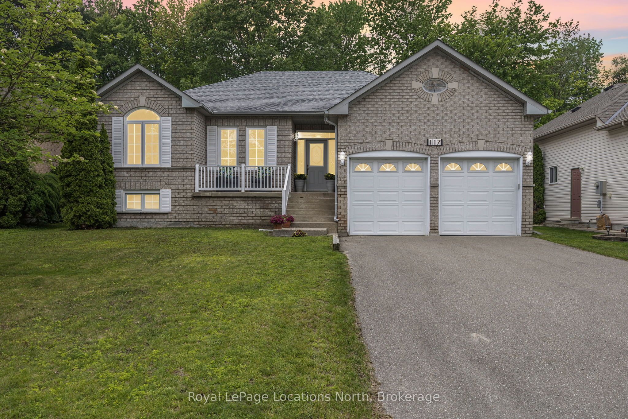 117 Silver Birch Avenue Property Photo 1