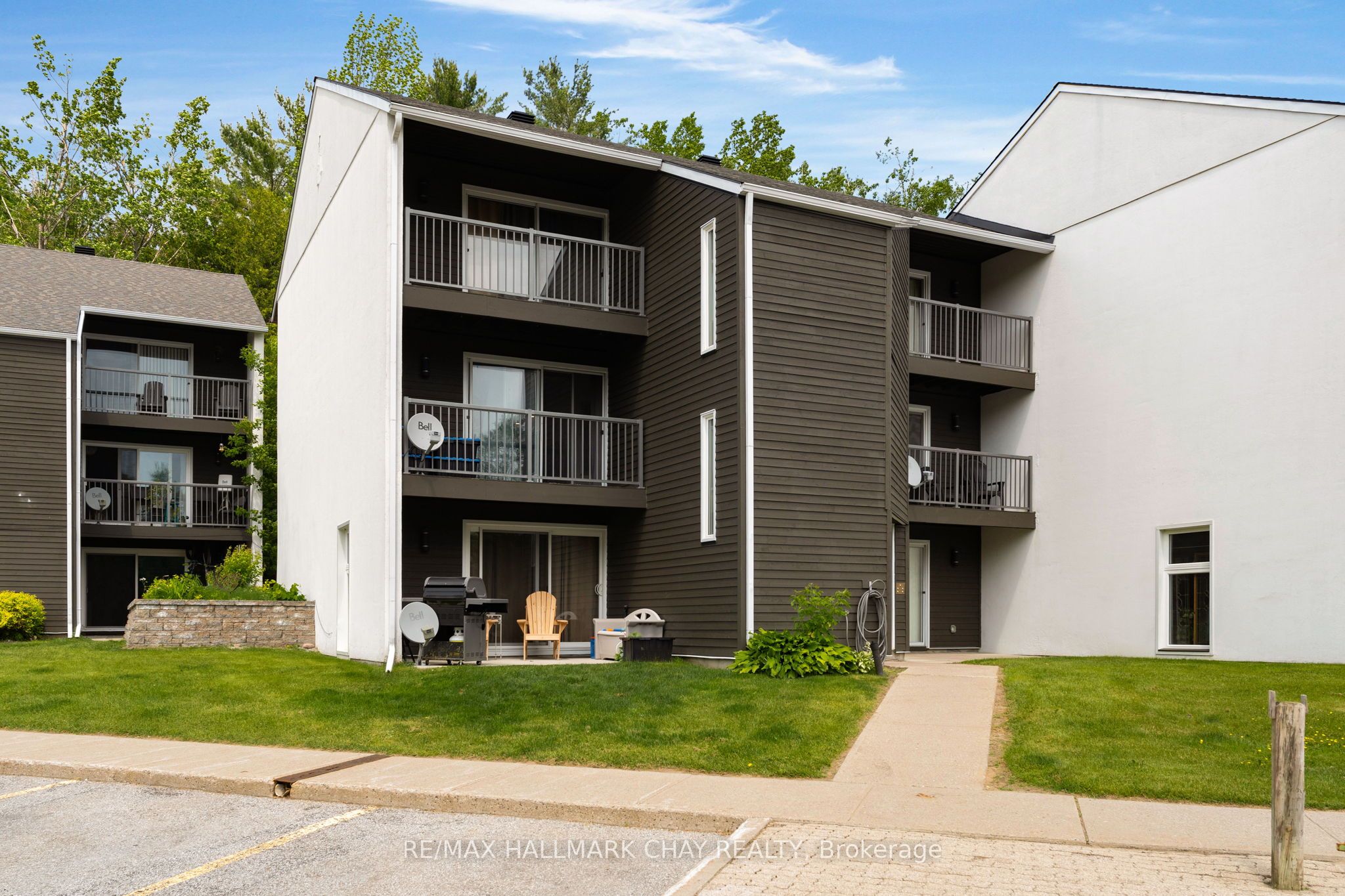 1102 Horseshoe Valley Rd W Property Photo 1