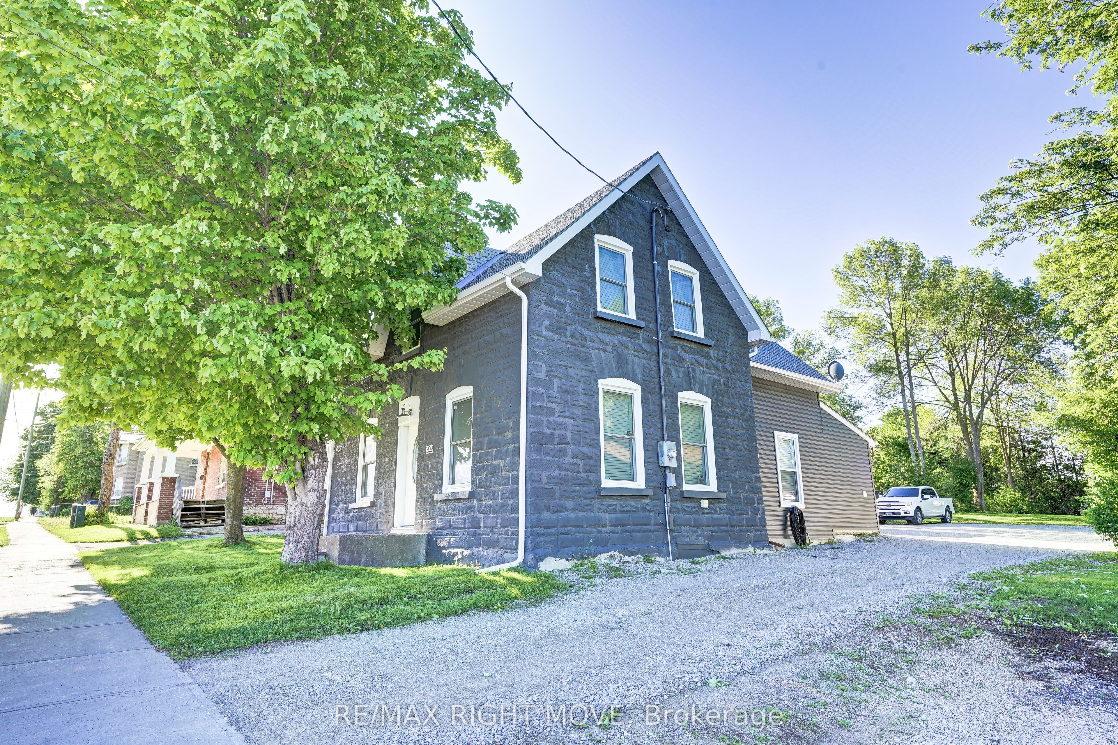 209 Atherley Rd Property Photo 1