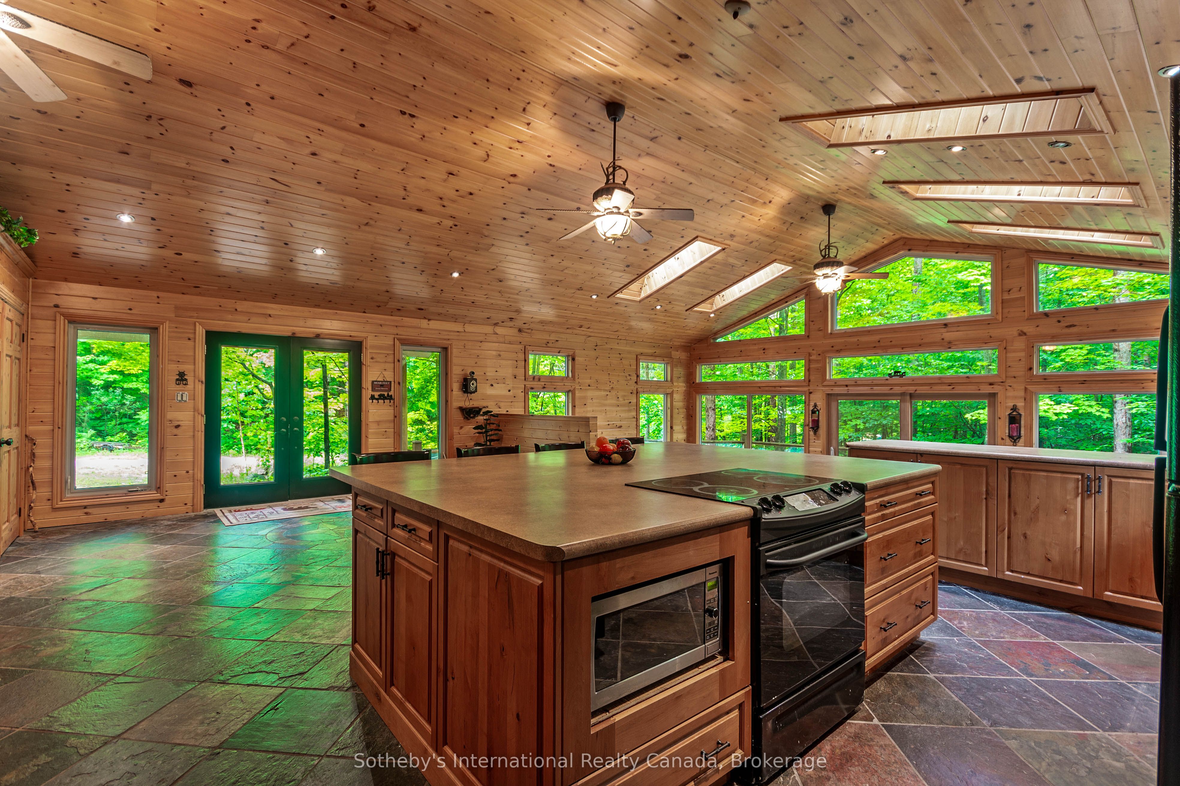 4 Amik Lane Property Photo 5