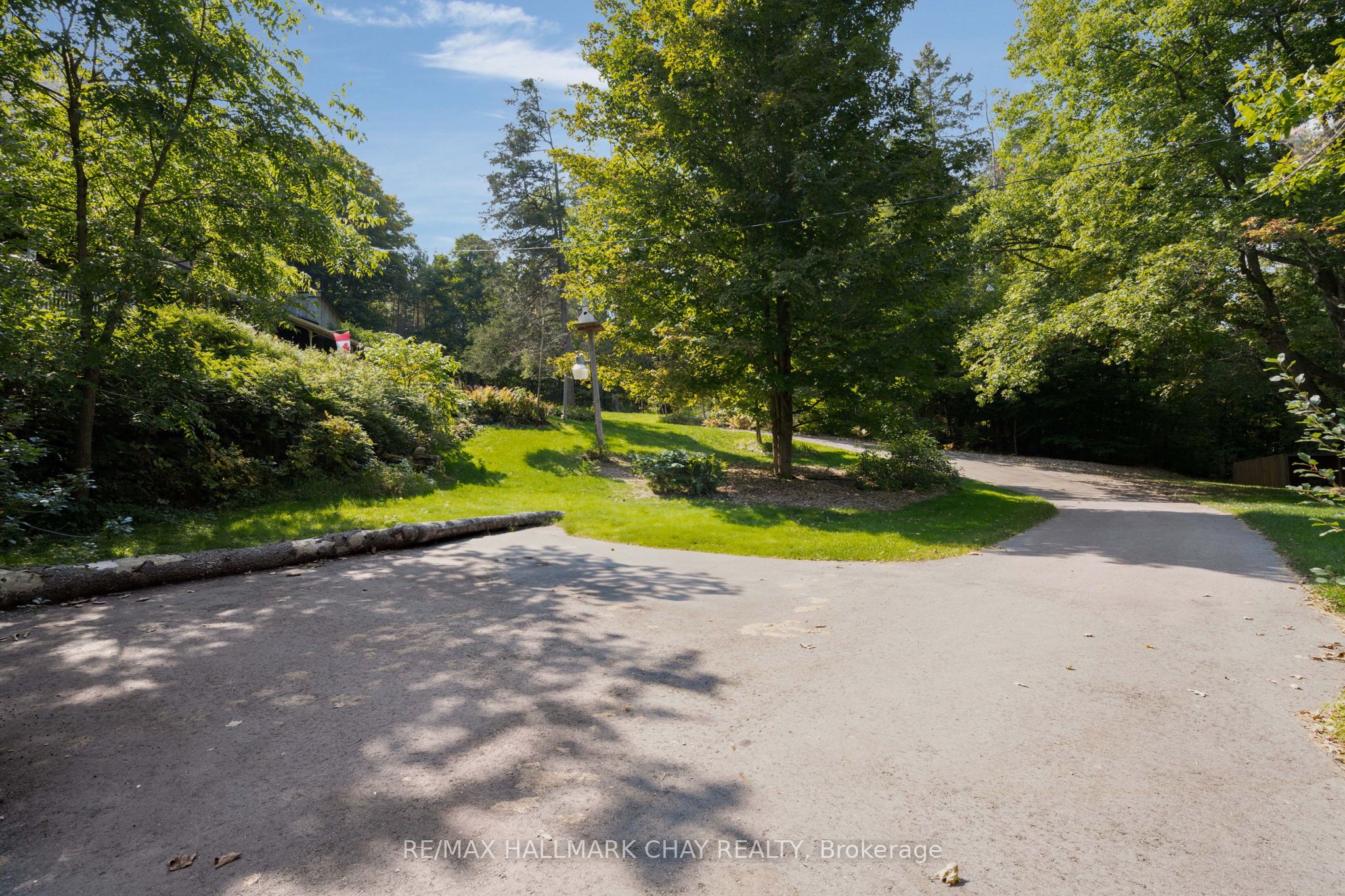4950 Penetanguishene Road Property Photo 4