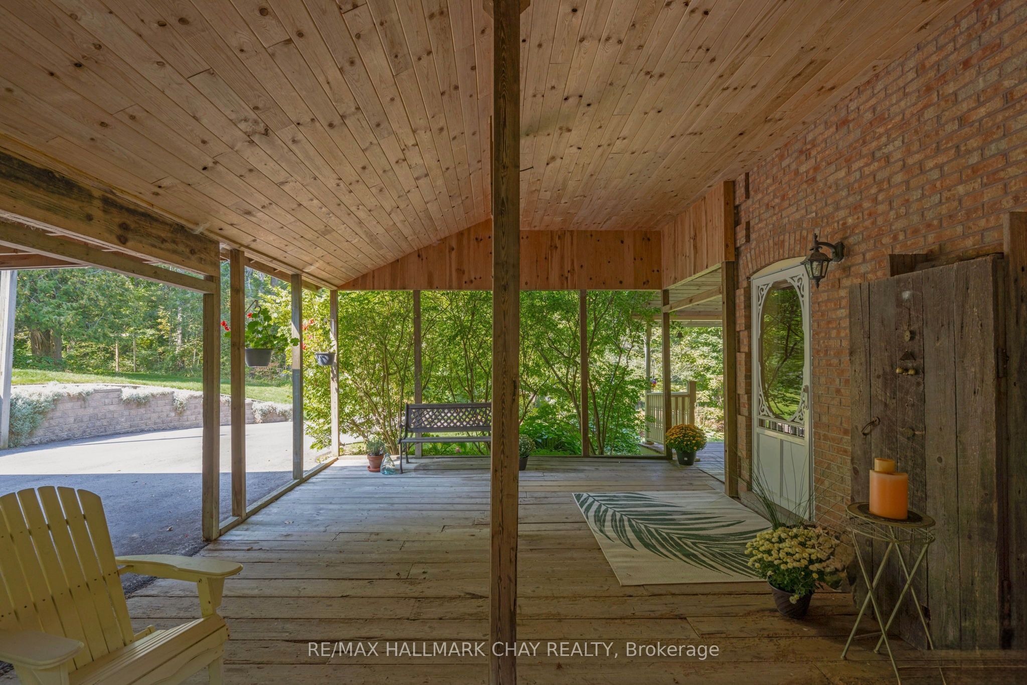 4950 Penetanguishene Road Property Photo 9