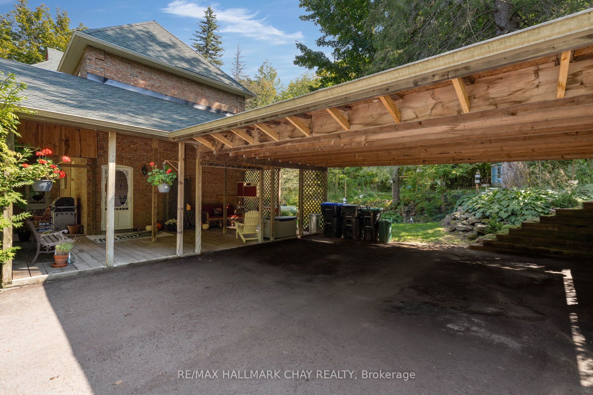4950 Penetanguishene Road Property Photo 10