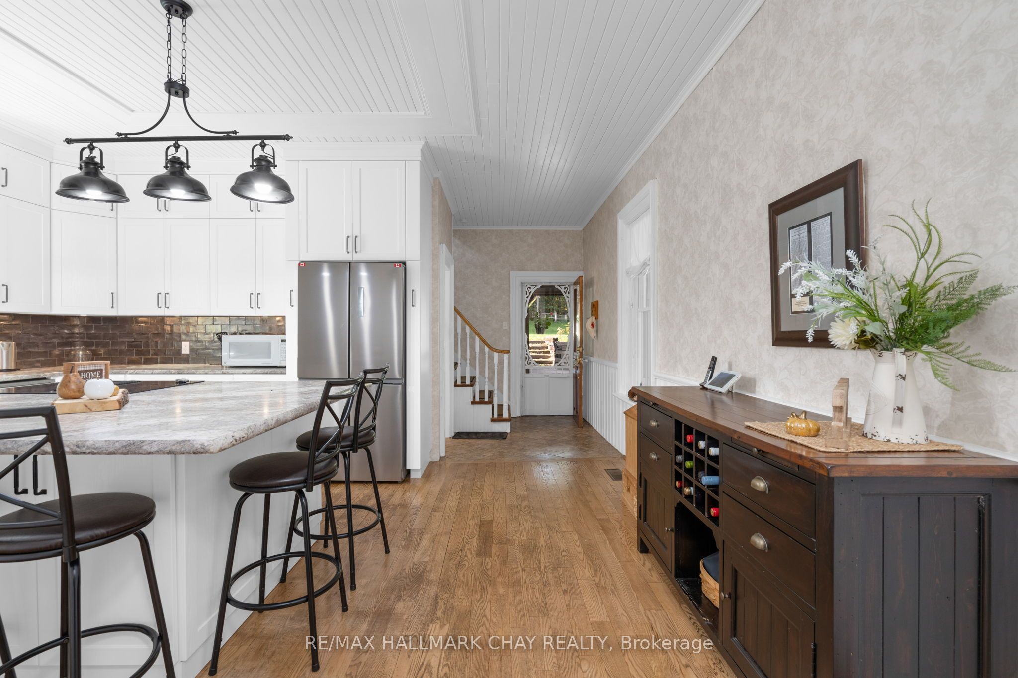 4950 Penetanguishene Road Property Photo 12