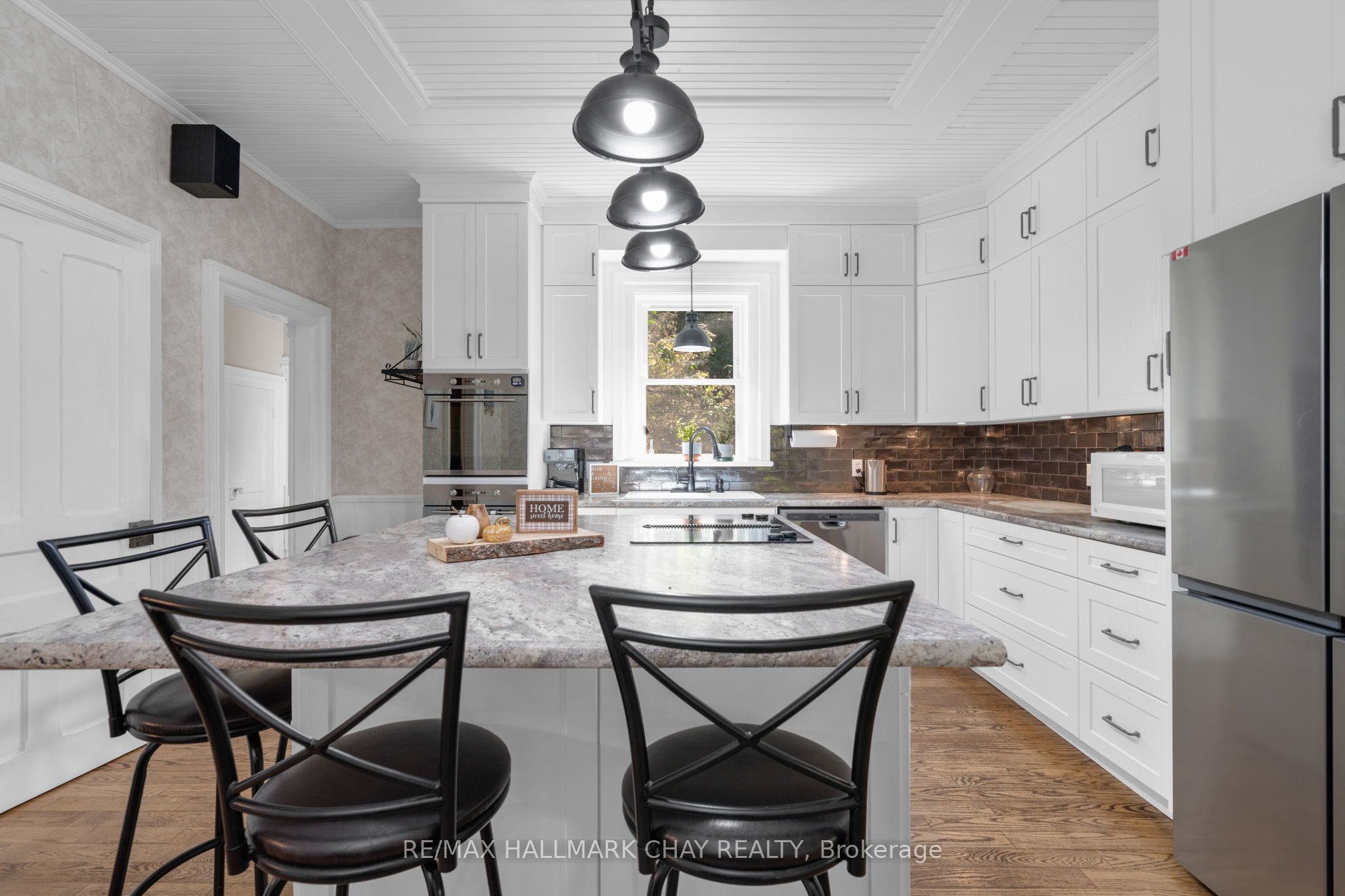 4950 Penetanguishene Road Property Photo 13