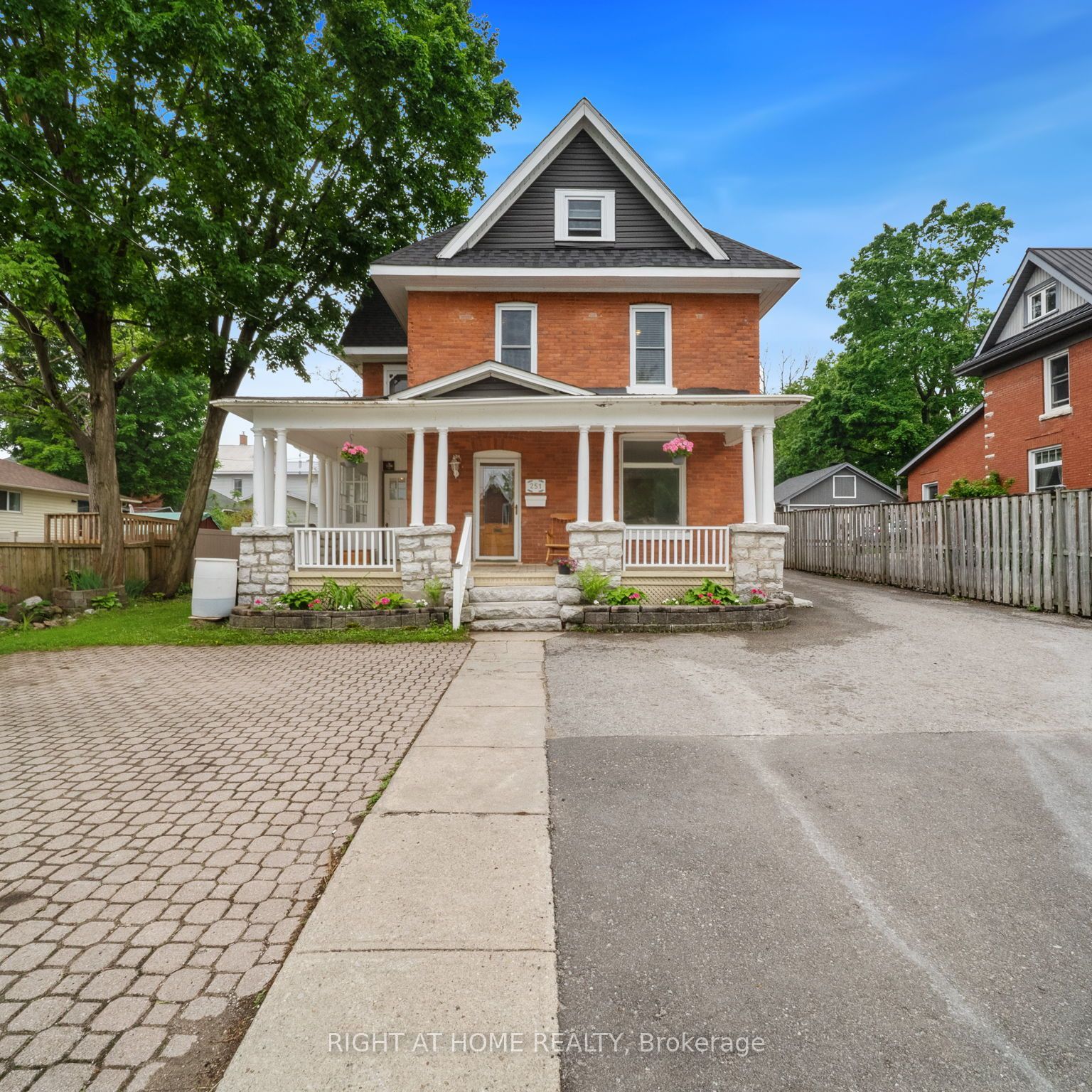 251 Laclie St Property Photo 1