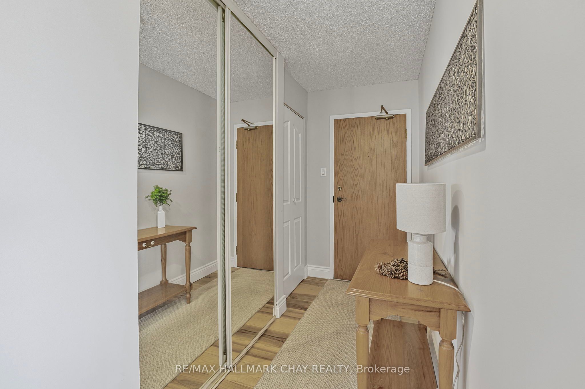 65 Ellen Street 610 Property Photo 6