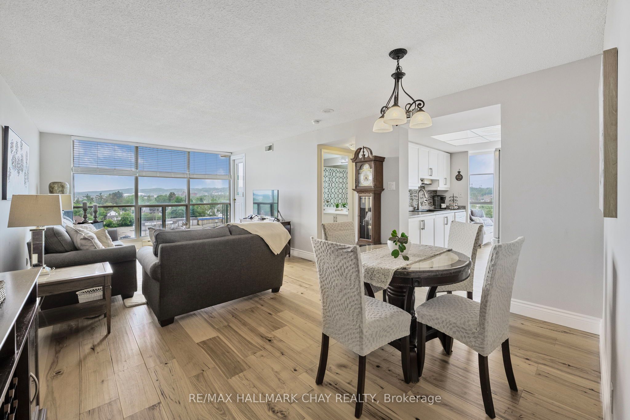 65 Ellen Street 610 Property Photo 7