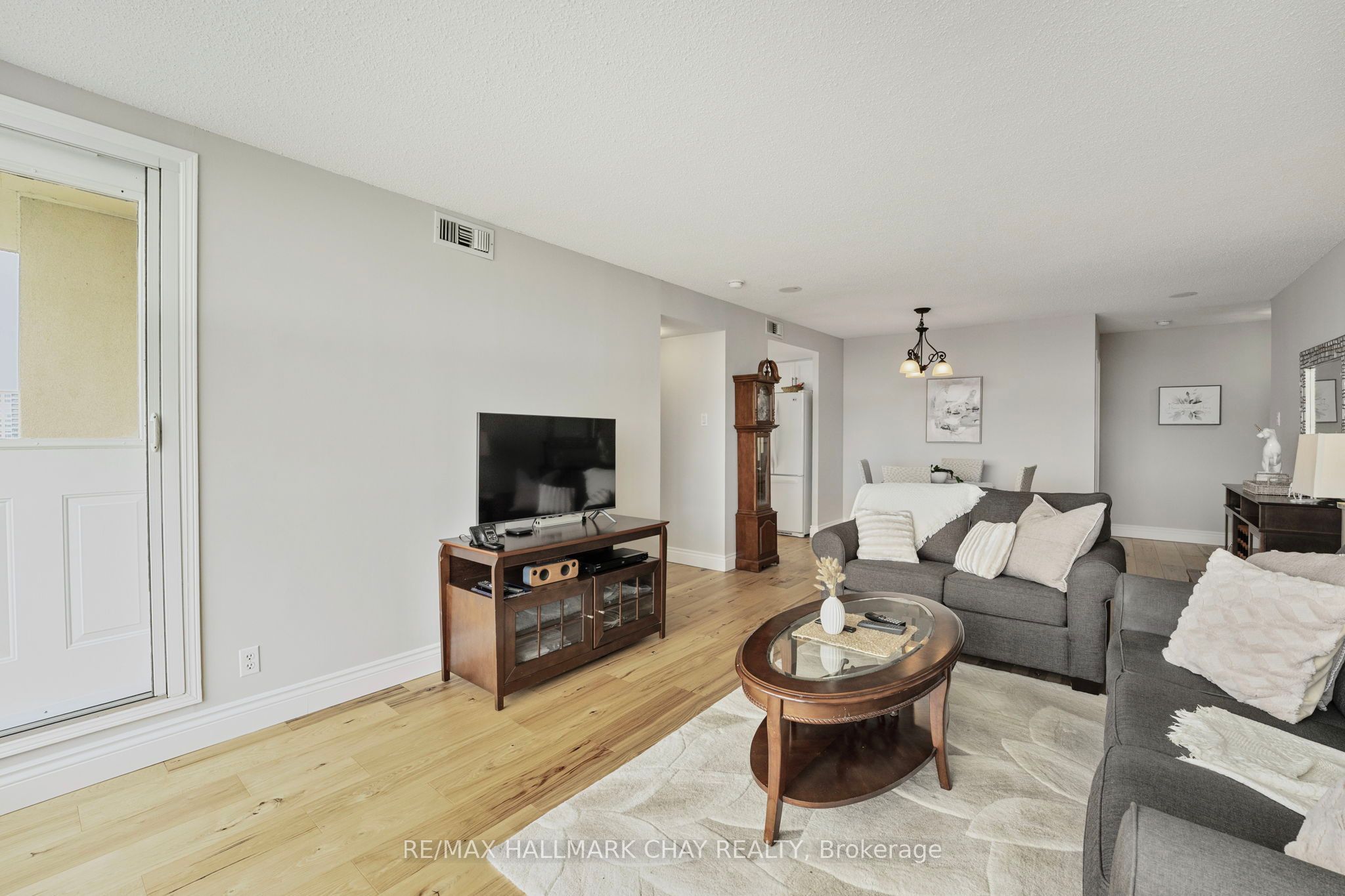 65 Ellen Street 610 Property Photo 10