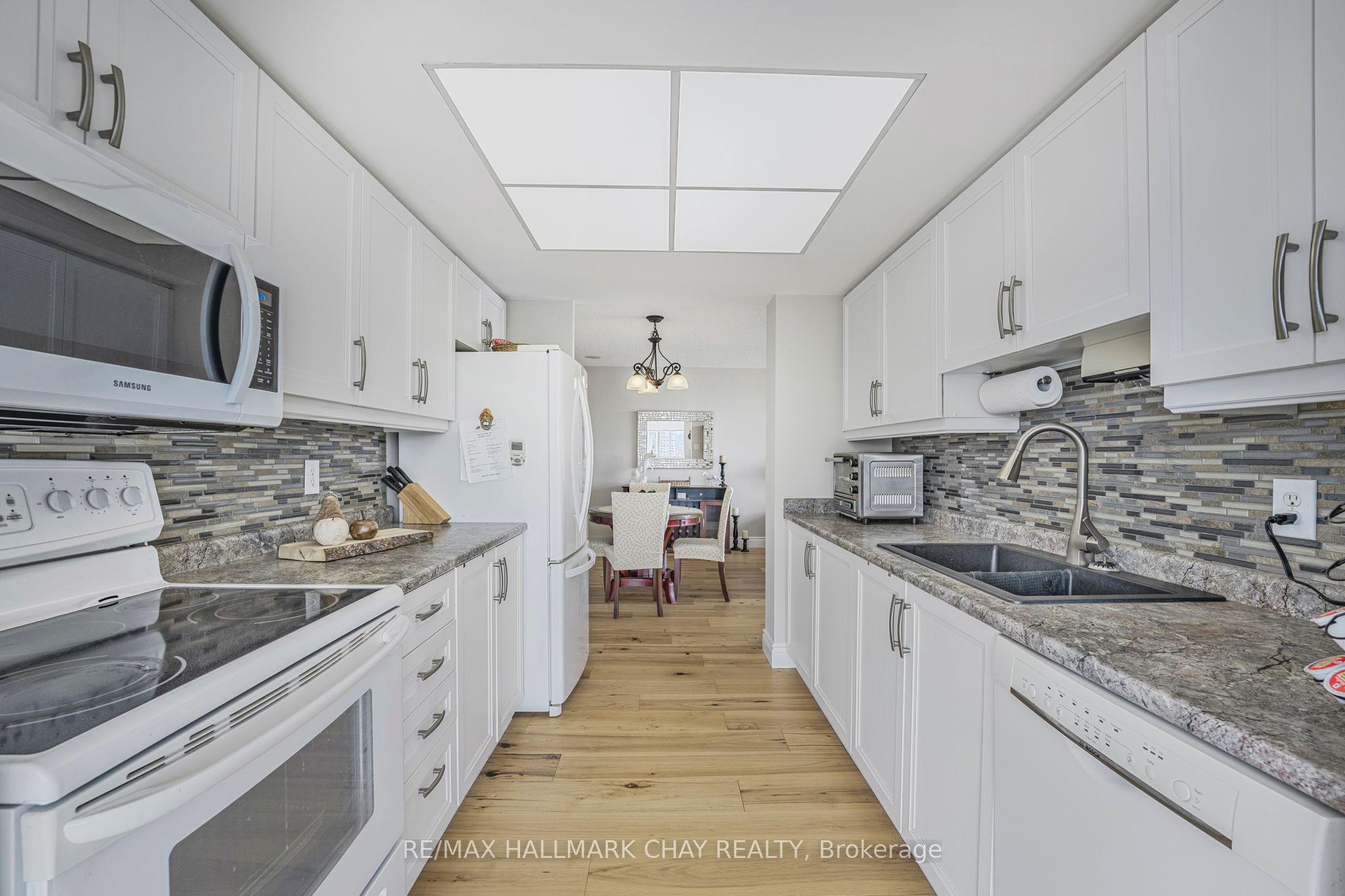 65 Ellen Street 610 Property Photo 13