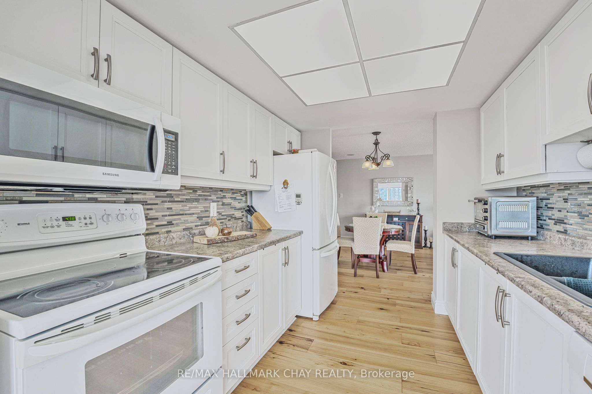 65 Ellen Street 610 Property Photo 16