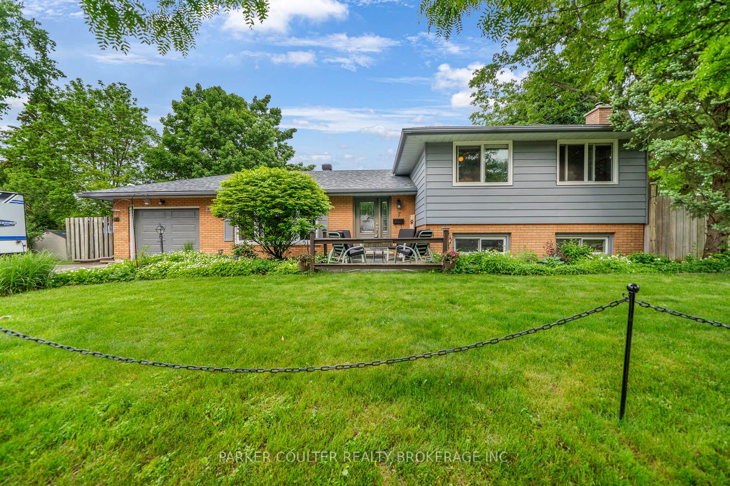 7 Broadmoor Avenue Property Photo 1