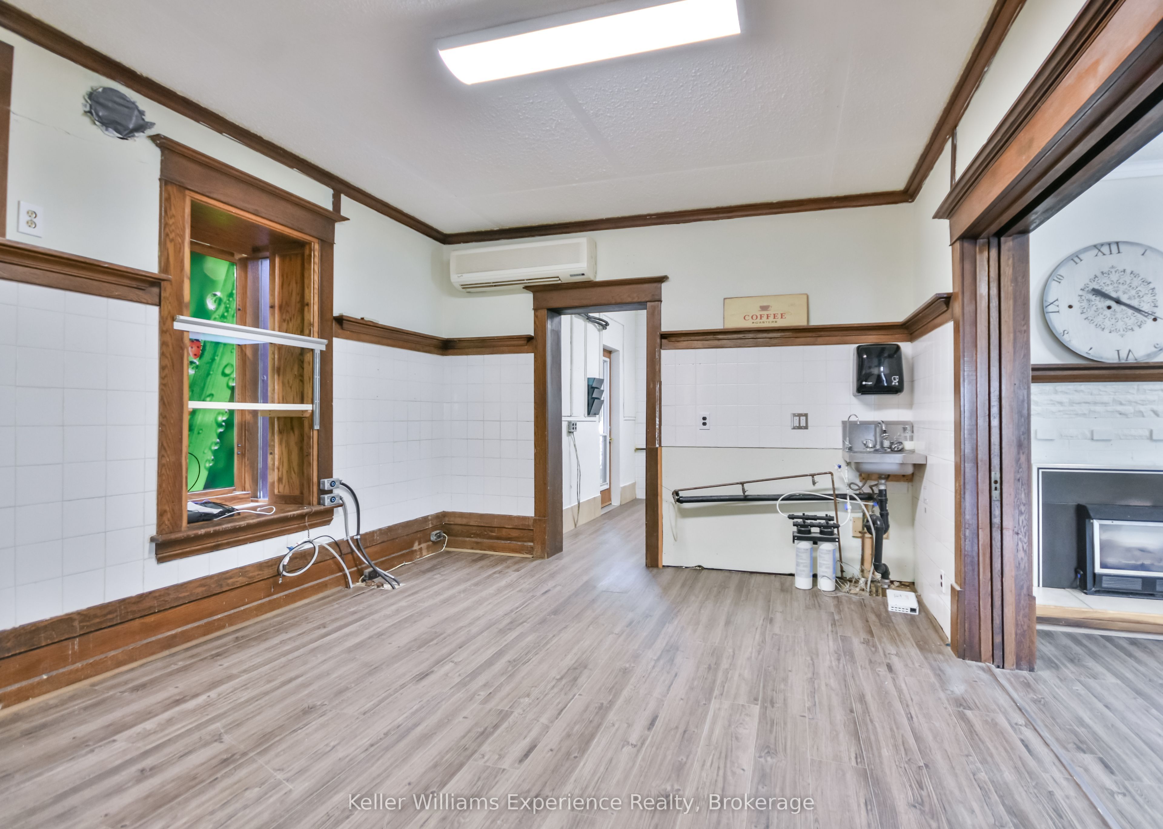 342 King Street Property Photo 10