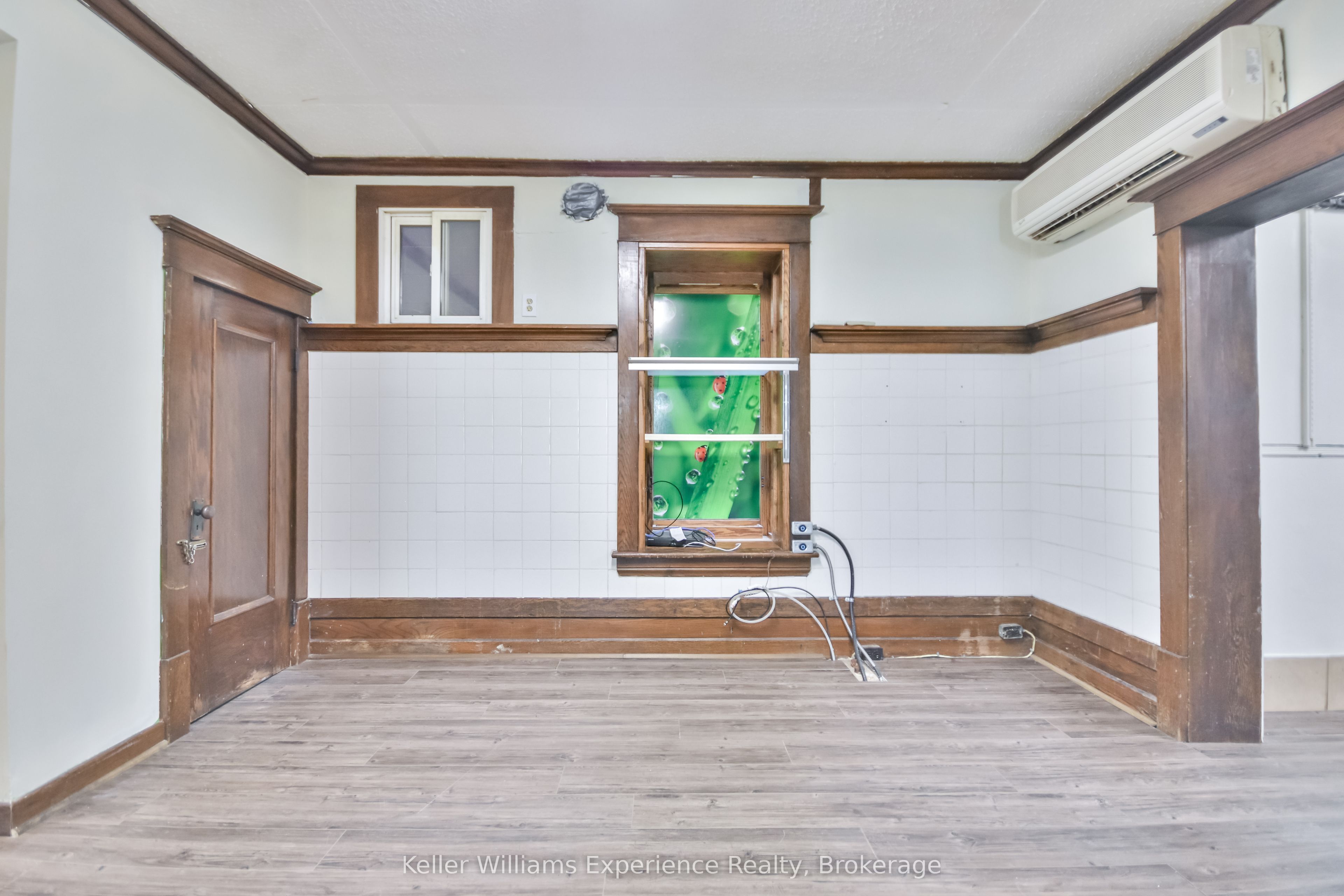 342 King Street Property Photo 11