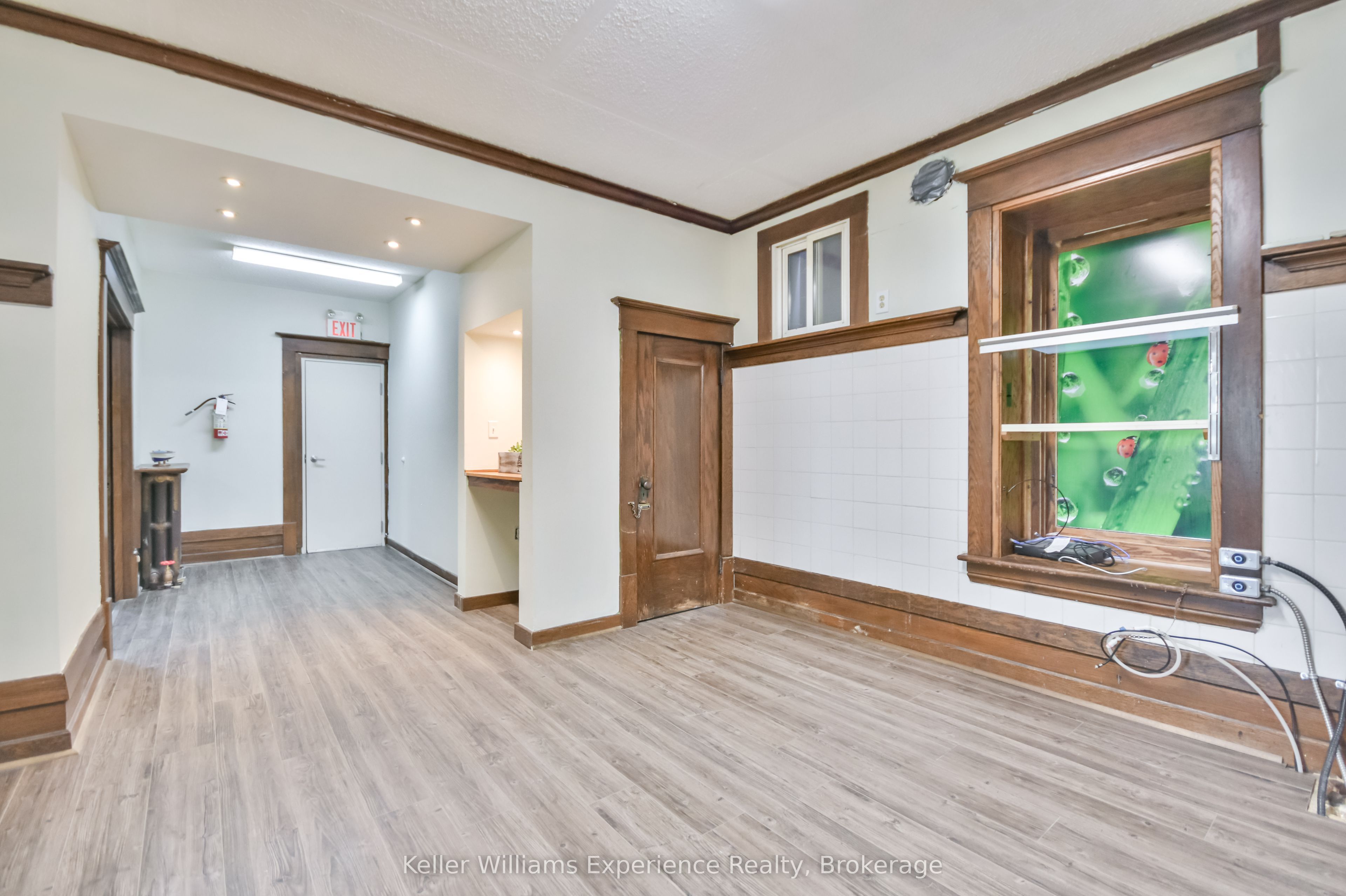 342 King Street Property Photo 12