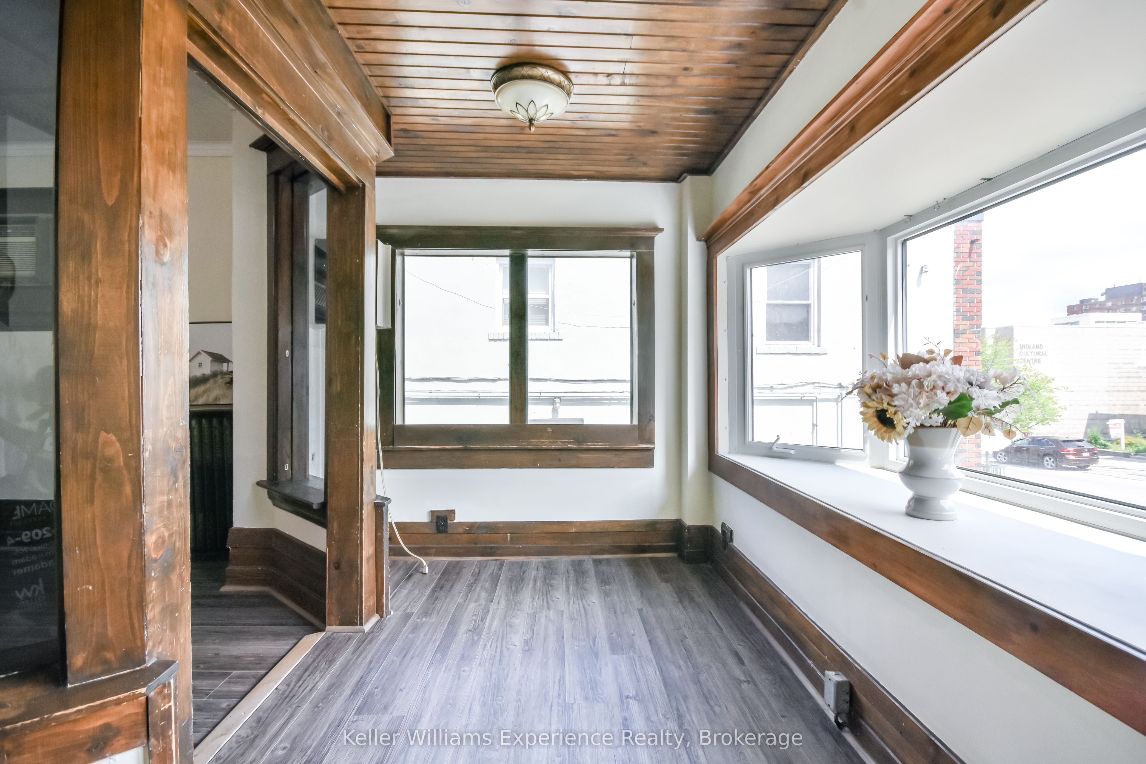 342 King Street Property Photo 17