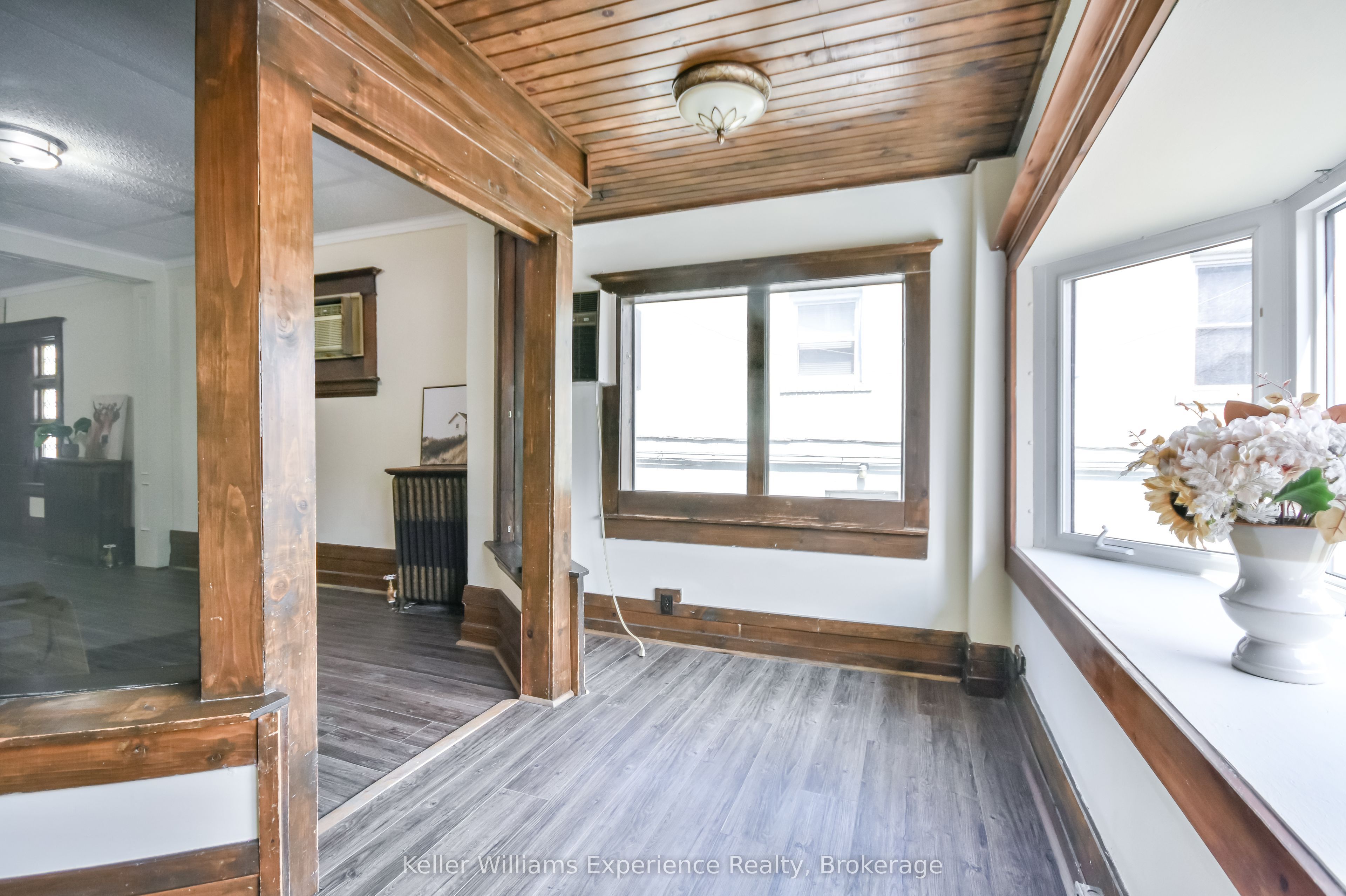 342 King Street Property Photo 18