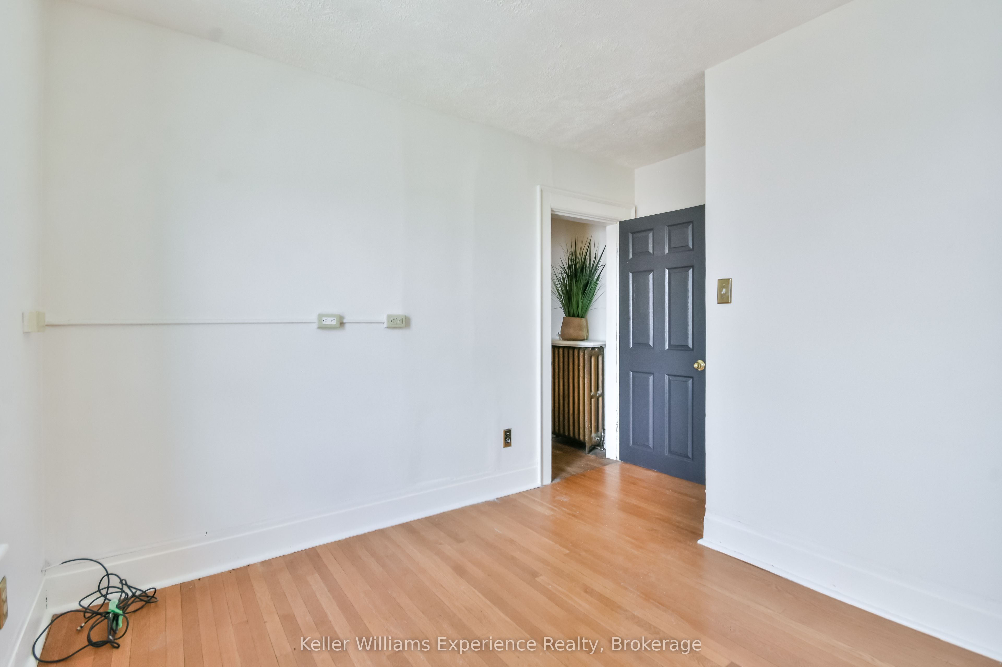 342 King Street Property Photo 28