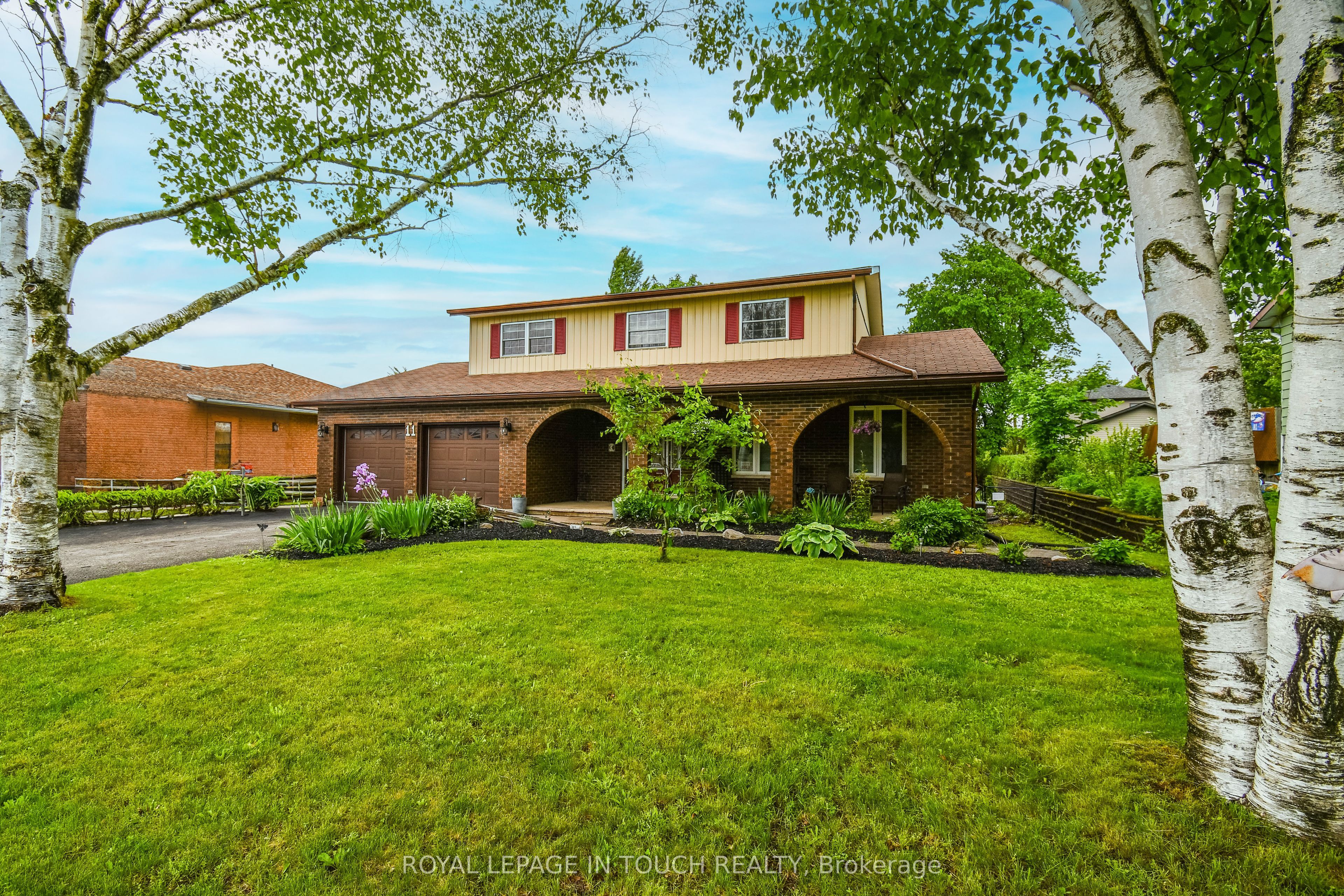 11 Hill Top Drive Property Photo 1