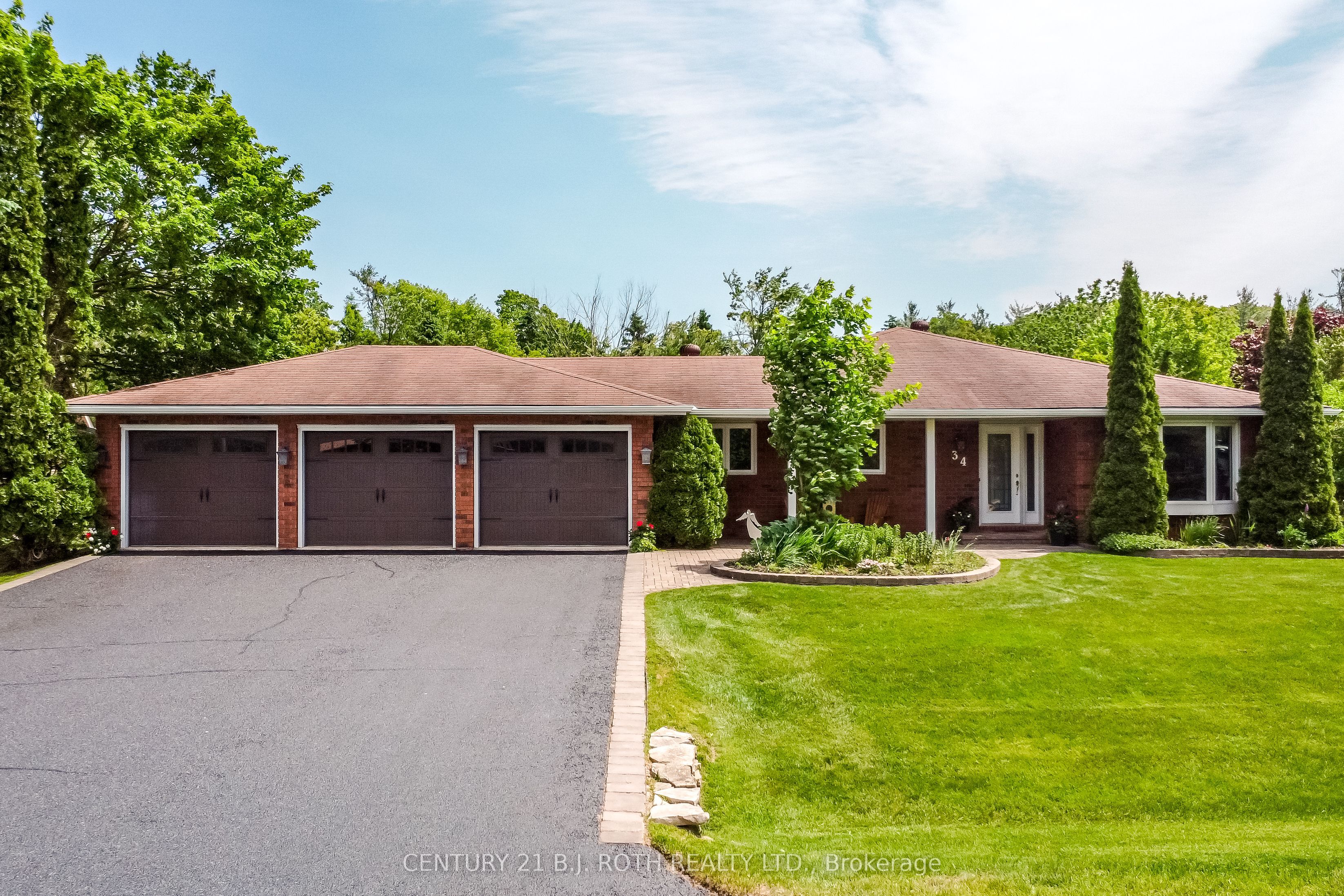 34 Cairns Boulevard Property Photo 1