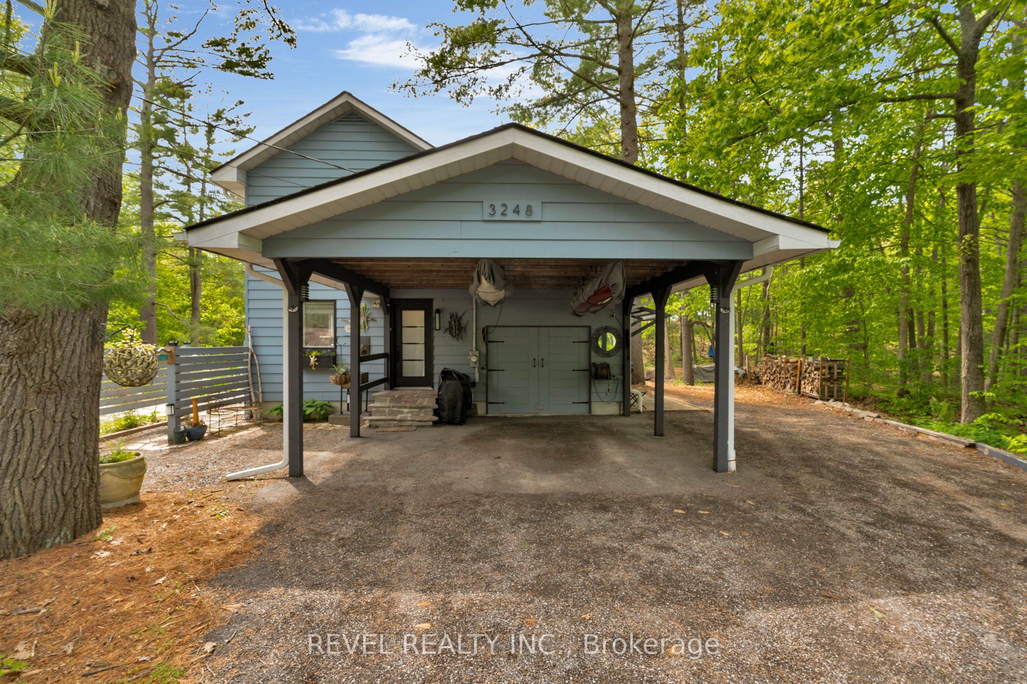 3248 Muskoka St Property Photo 1